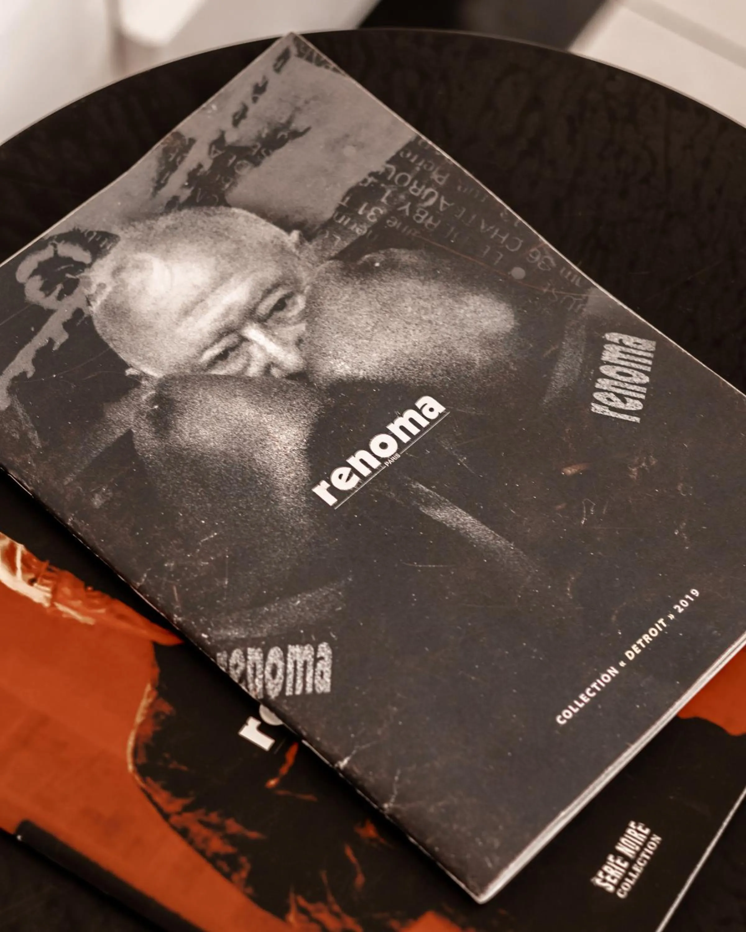 Text overlay in Renoma Apartments