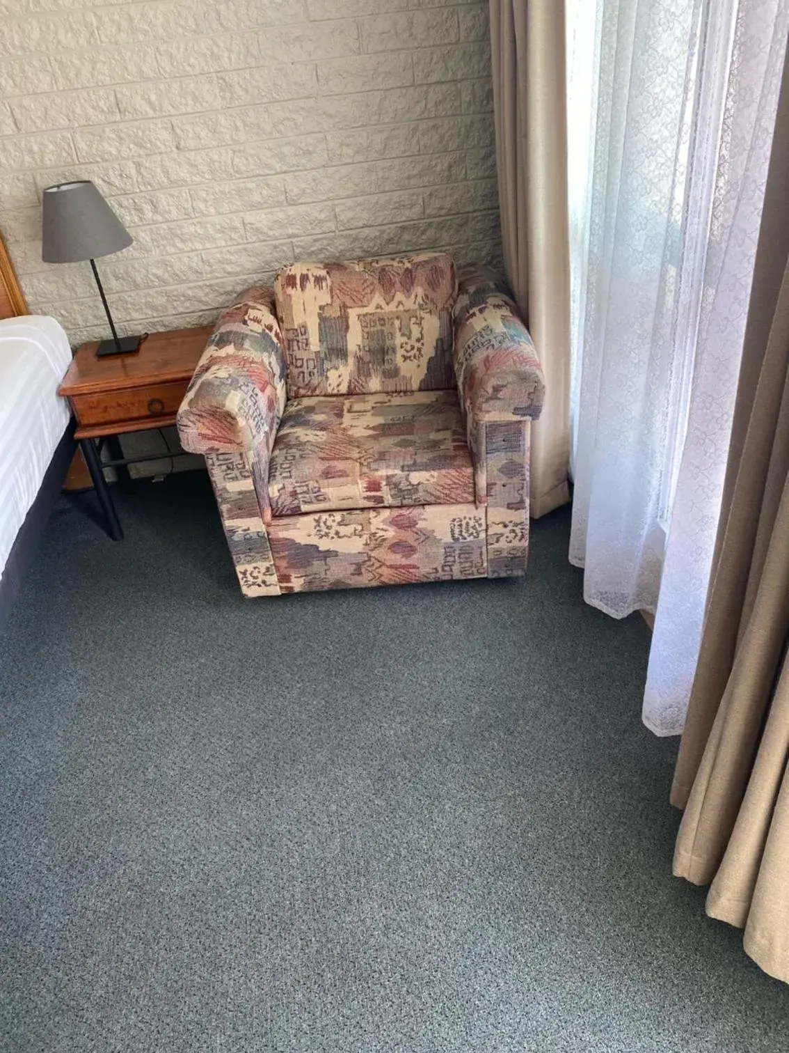 Deluxe King Room in Alexander Motor Inn Deluxe King Room in Alexander Motor Inn