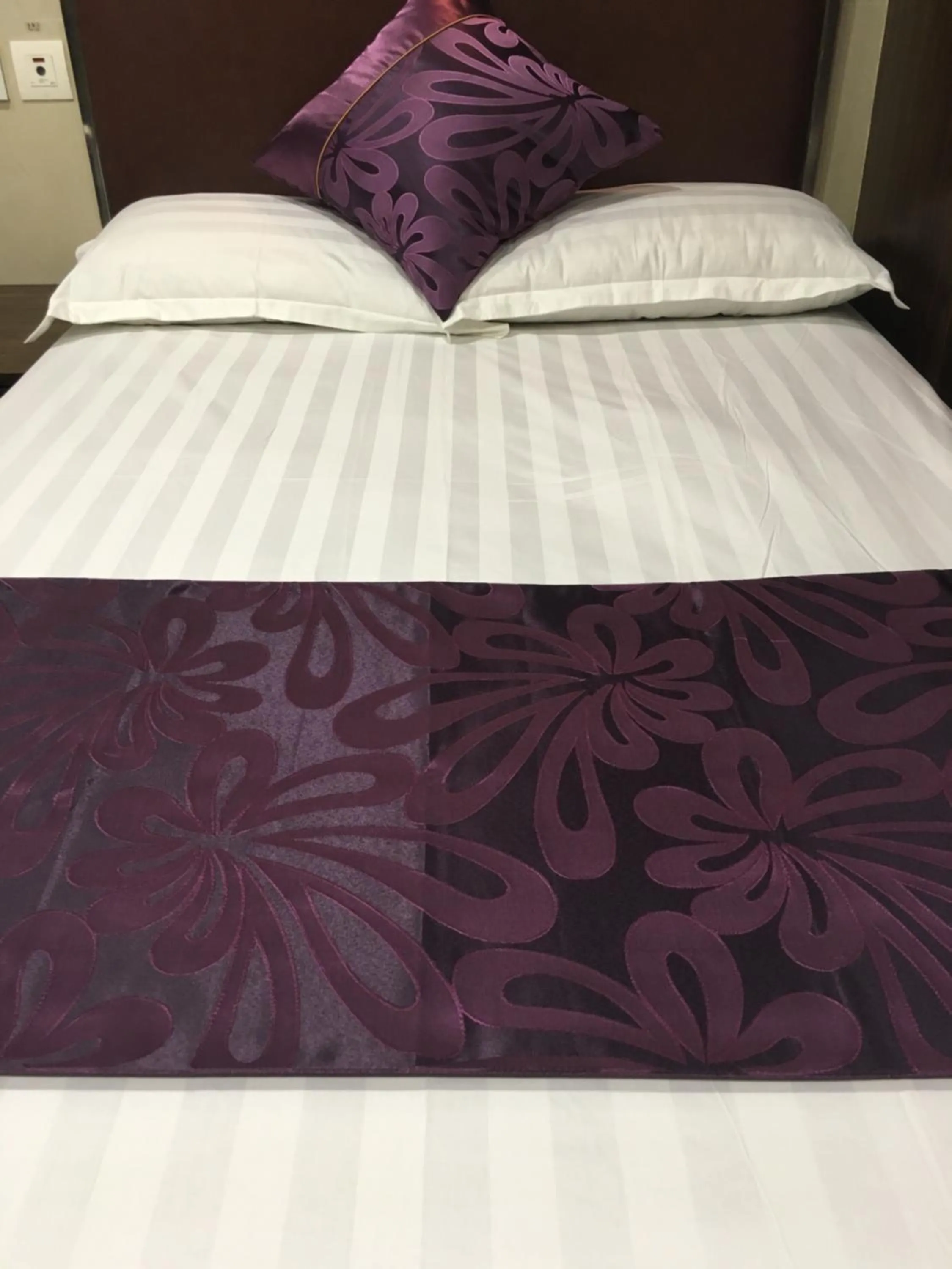 Bed in Kowloon YOUTH Village Tsim Sha Tsui 九龙青年公寓