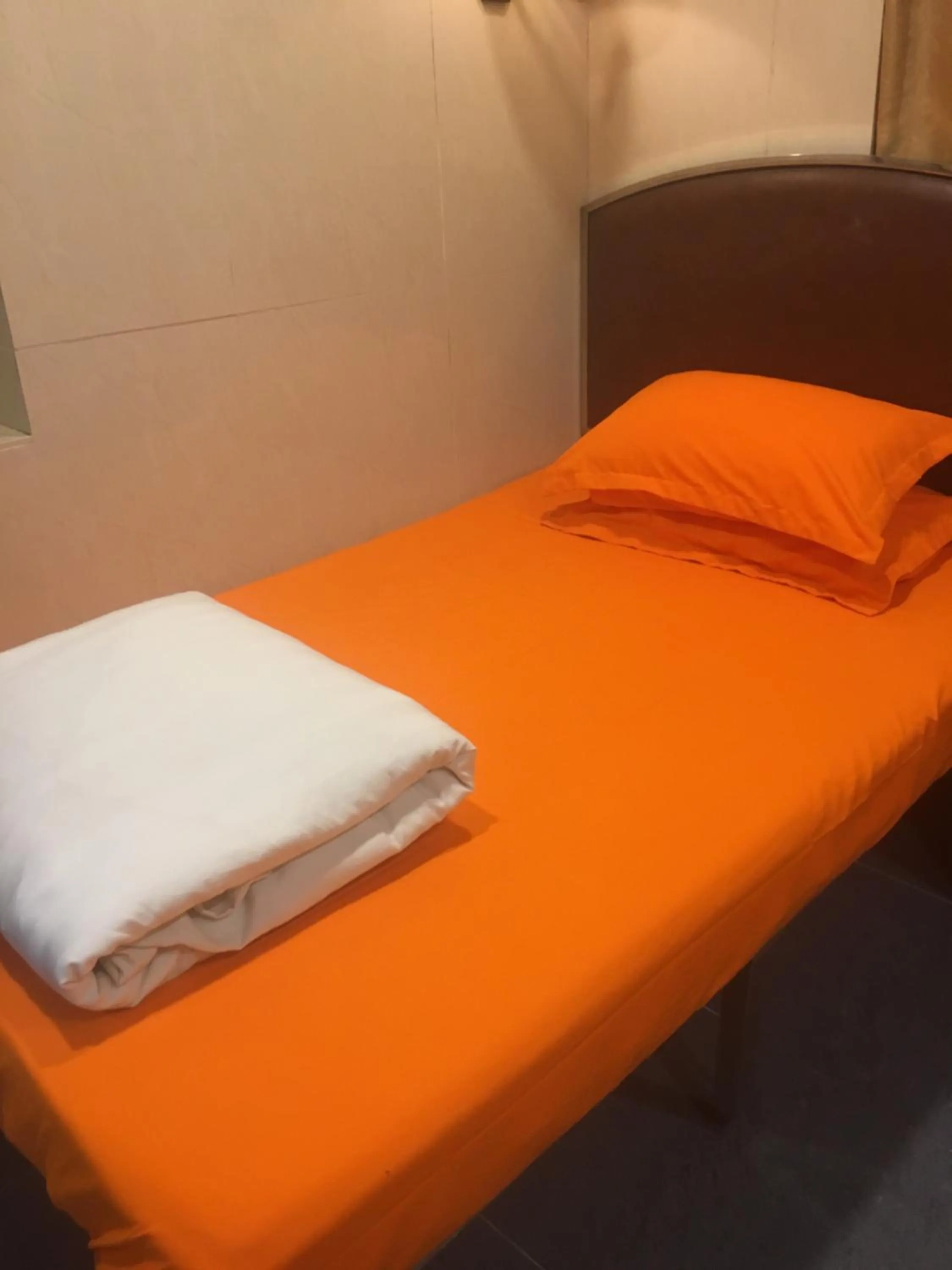 Bed in Kowloon YOUTH Village Tsim Sha Tsui 九龙青年公寓