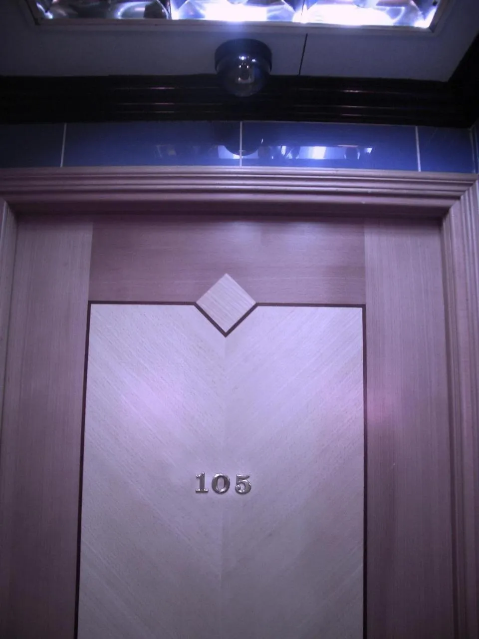 Logo/Certificate/Sign in Kowloon YOUTH Village Tsim Sha Tsui 九龙青年公寓