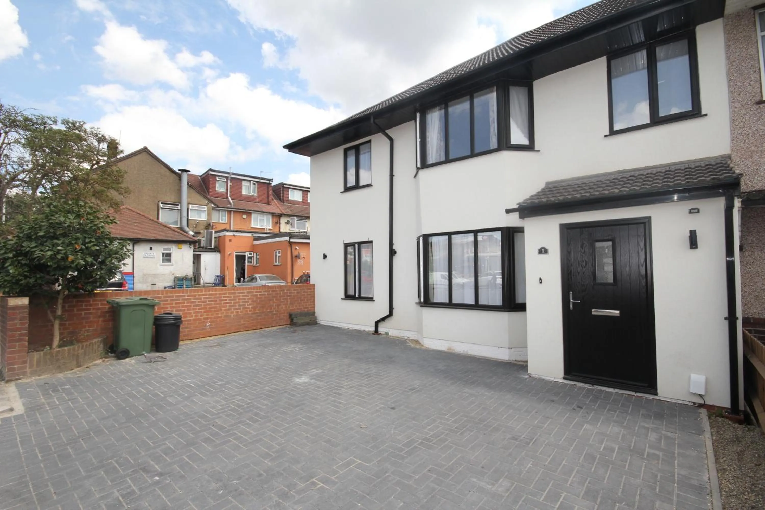 Property building in Lee's House