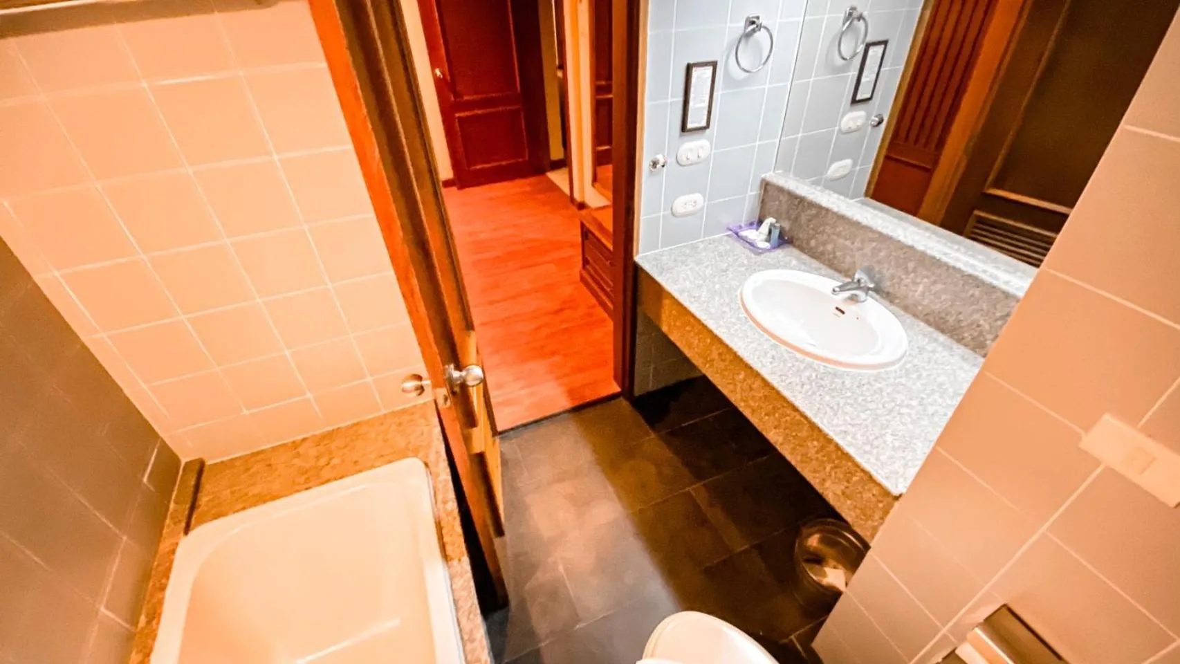 Bathroom in K Park Grand Hotel