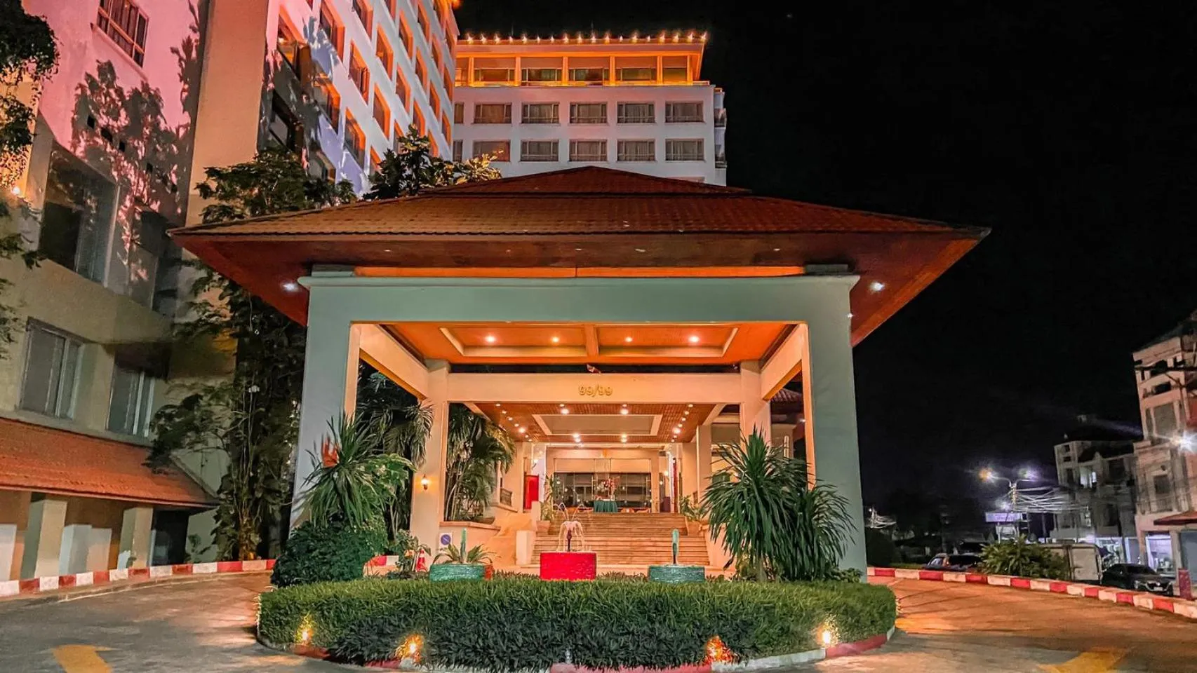 Facade/entrance in K Park Grand Hotel