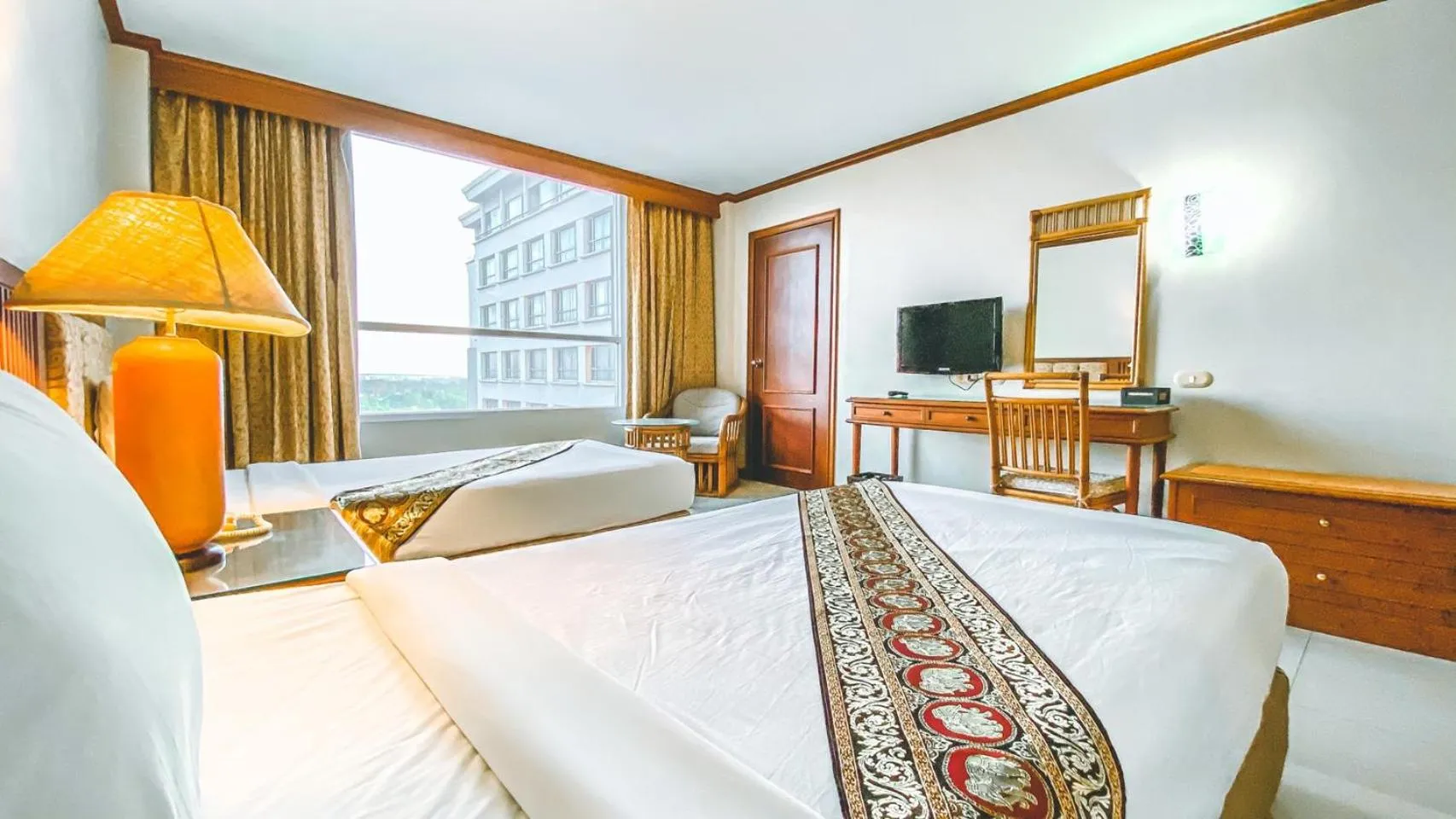 Photo of the whole room, Bed in K Park Grand Hotel