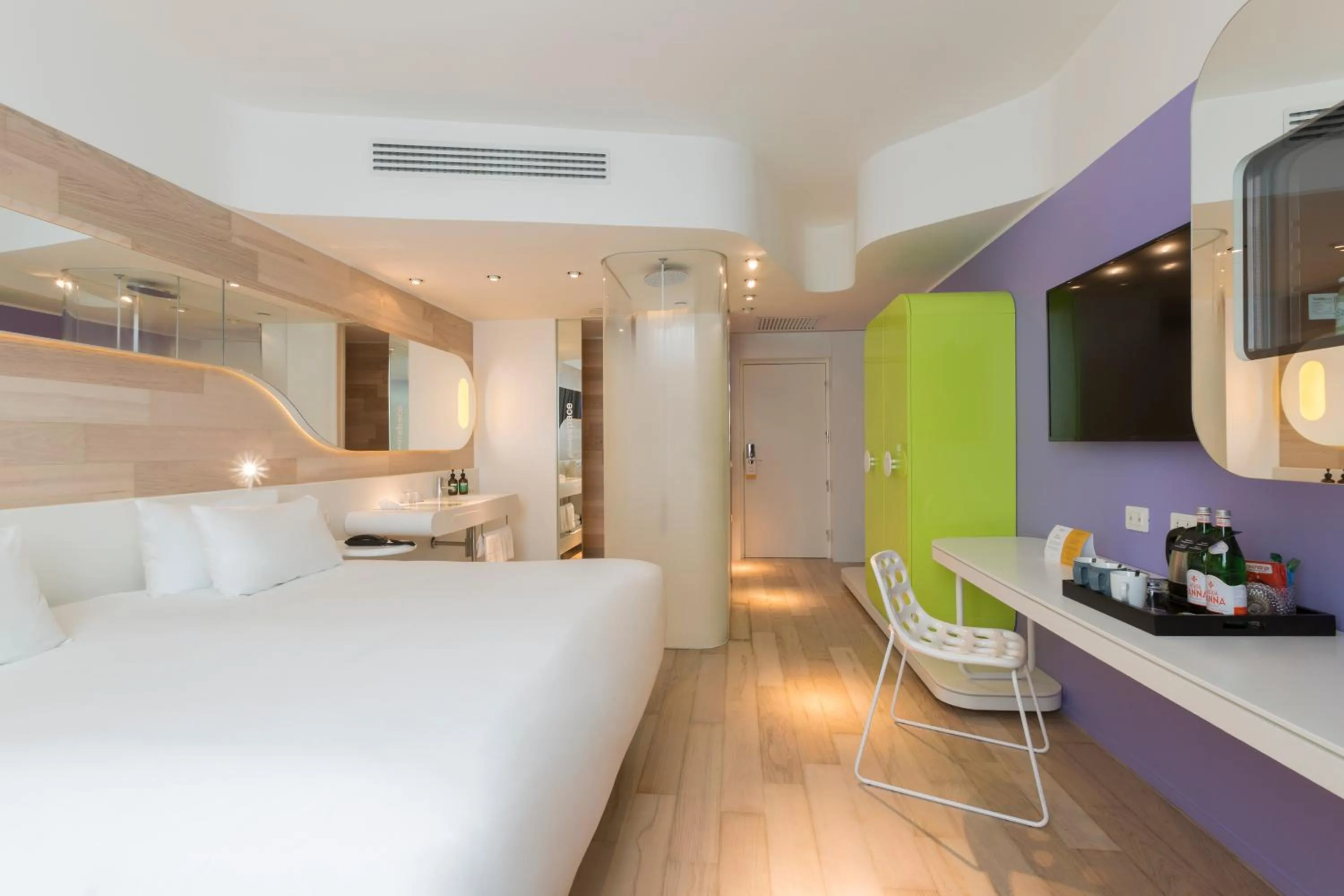 Bedroom, Bed in voco Milan-Fiere by IHG