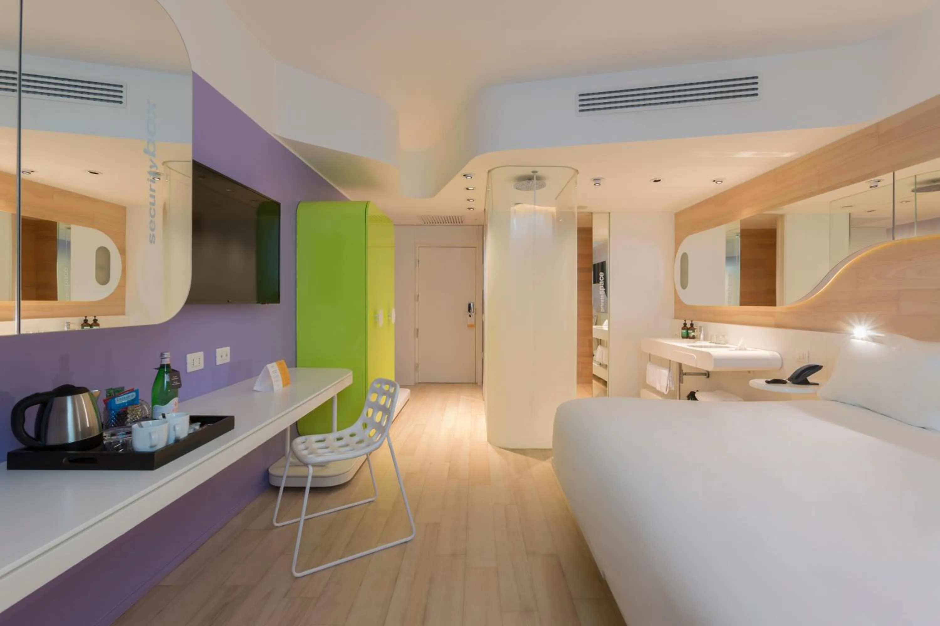 Bathroom, Bed in voco Milan-Fiere by IHG