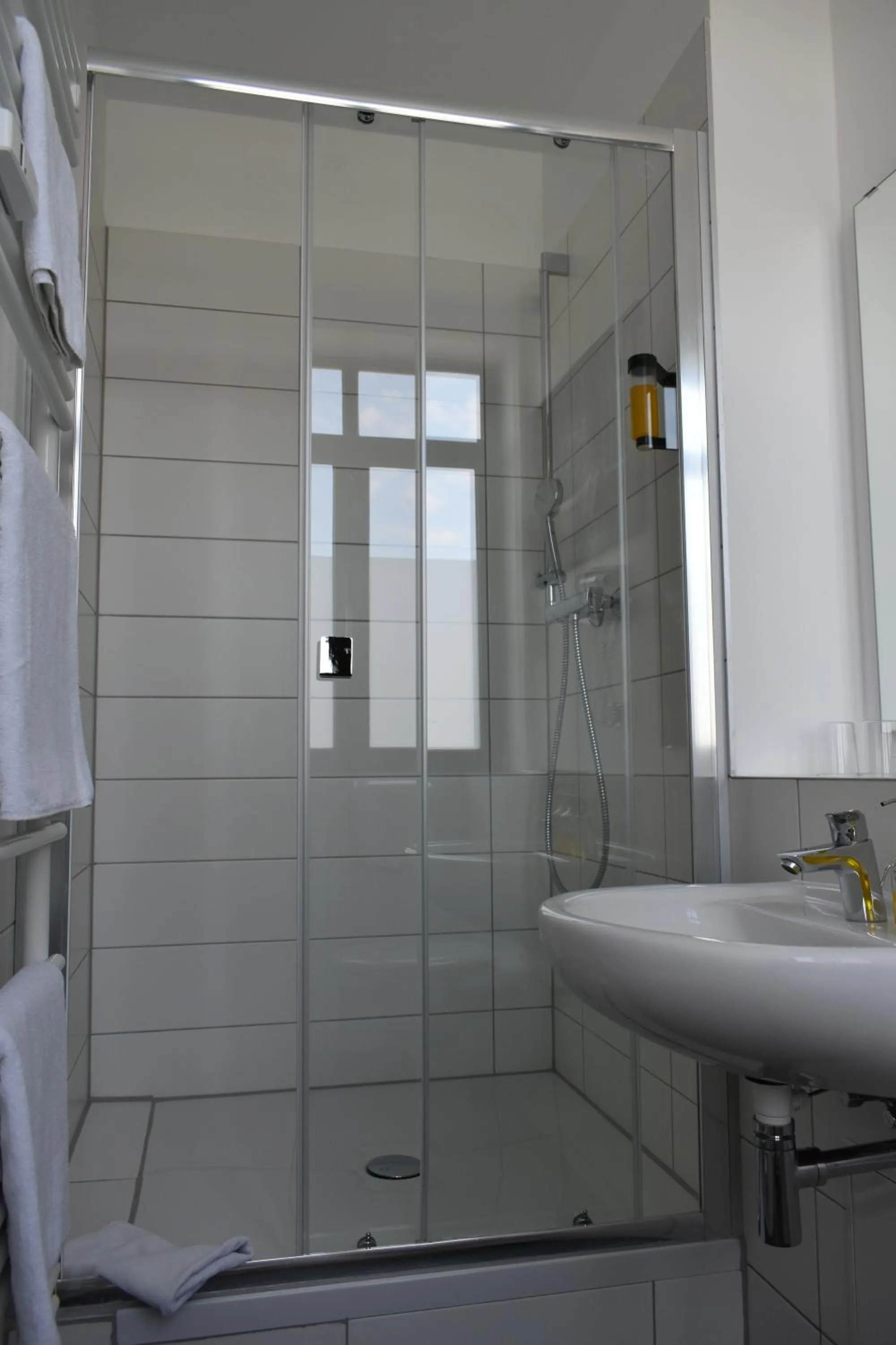 Bathroom in Motel Schönefeld