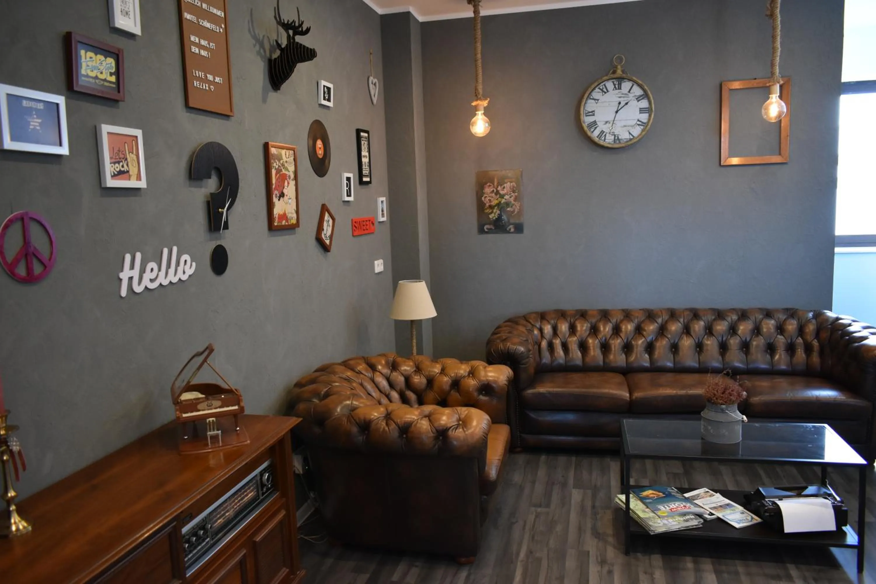 Lobby or reception in Motel Schönefeld