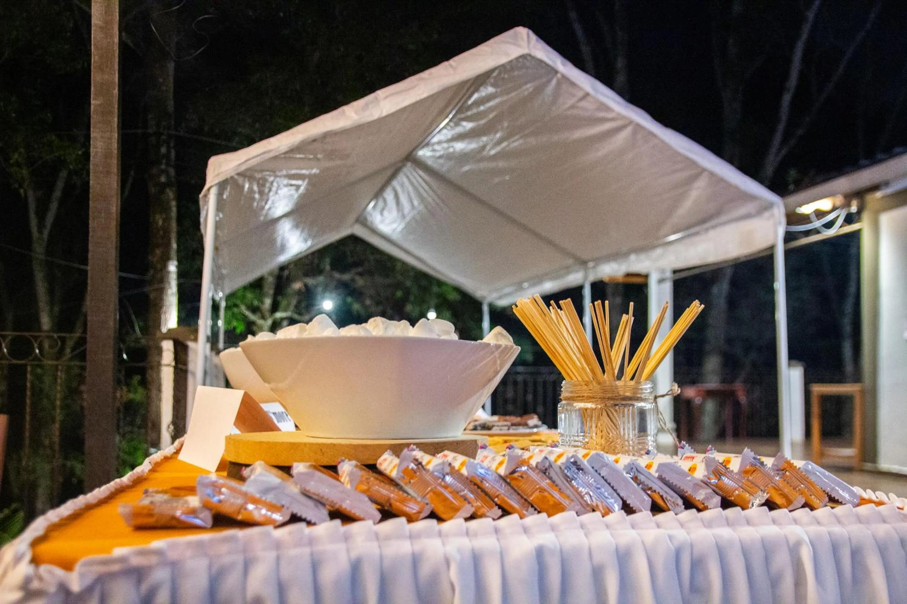 Restaurant/places to eat in Hotel Huella Lenca