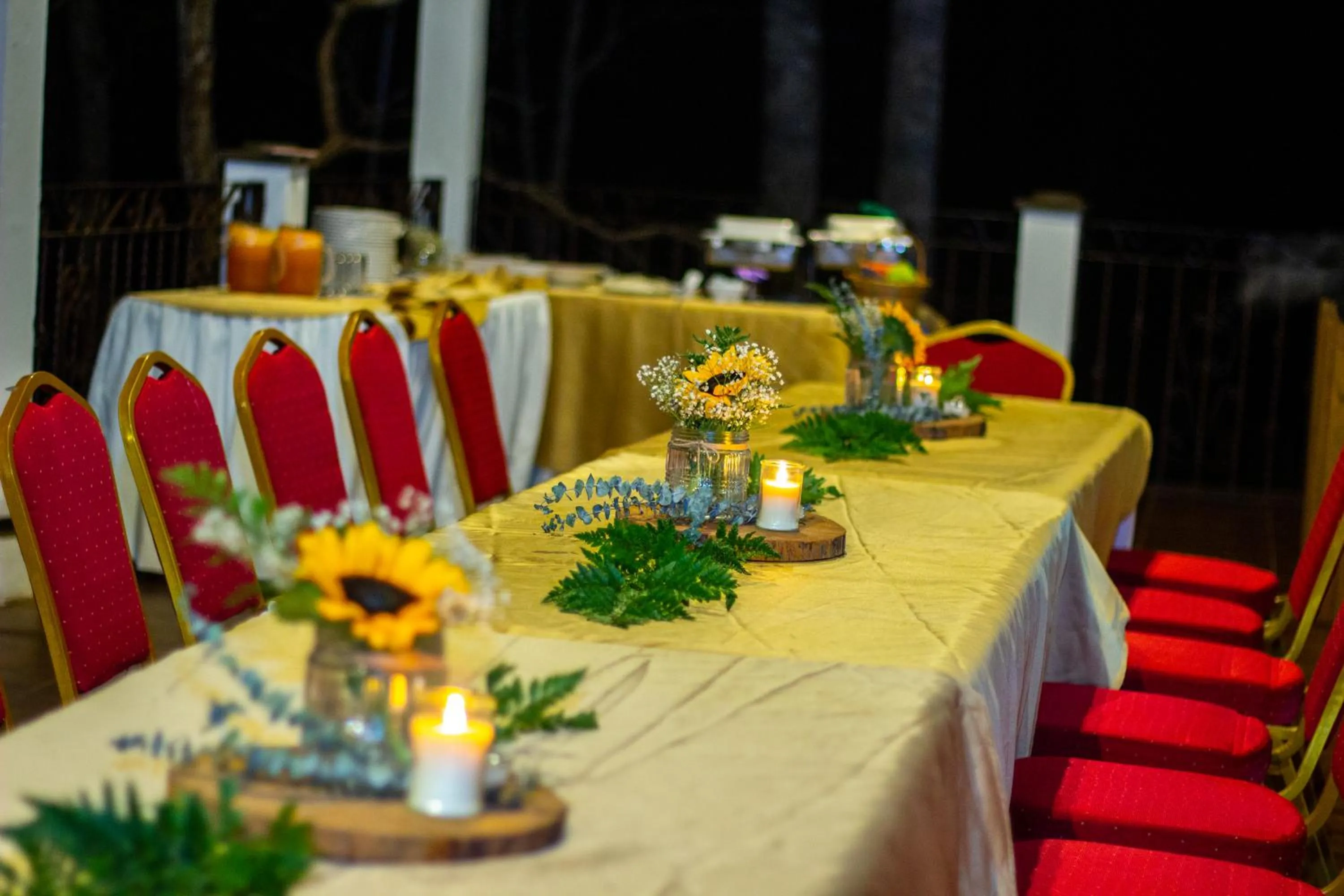 Restaurant/places to eat in Hotel Huella Lenca