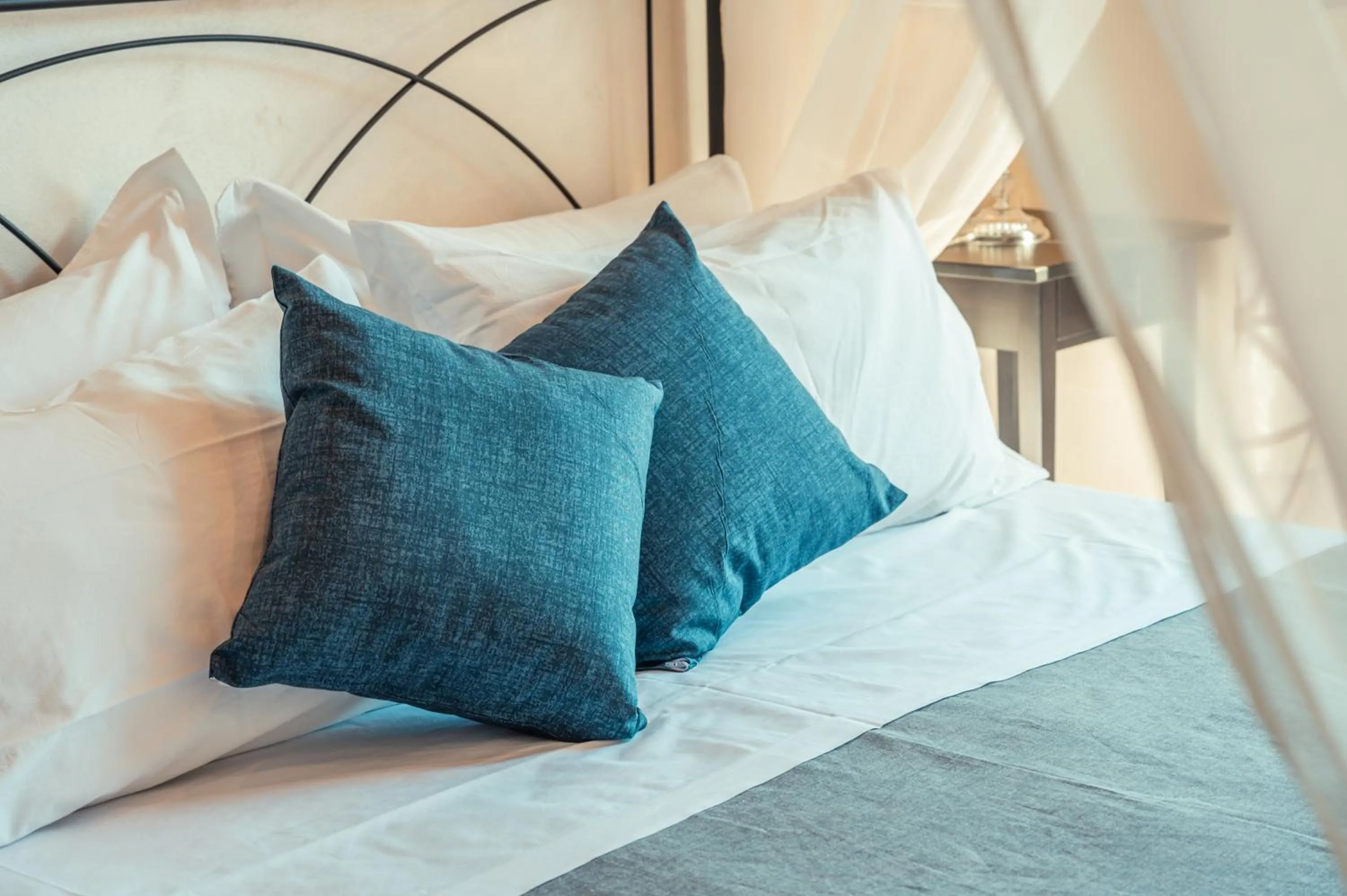 Decorative detail, Bed in B&B Marranzano