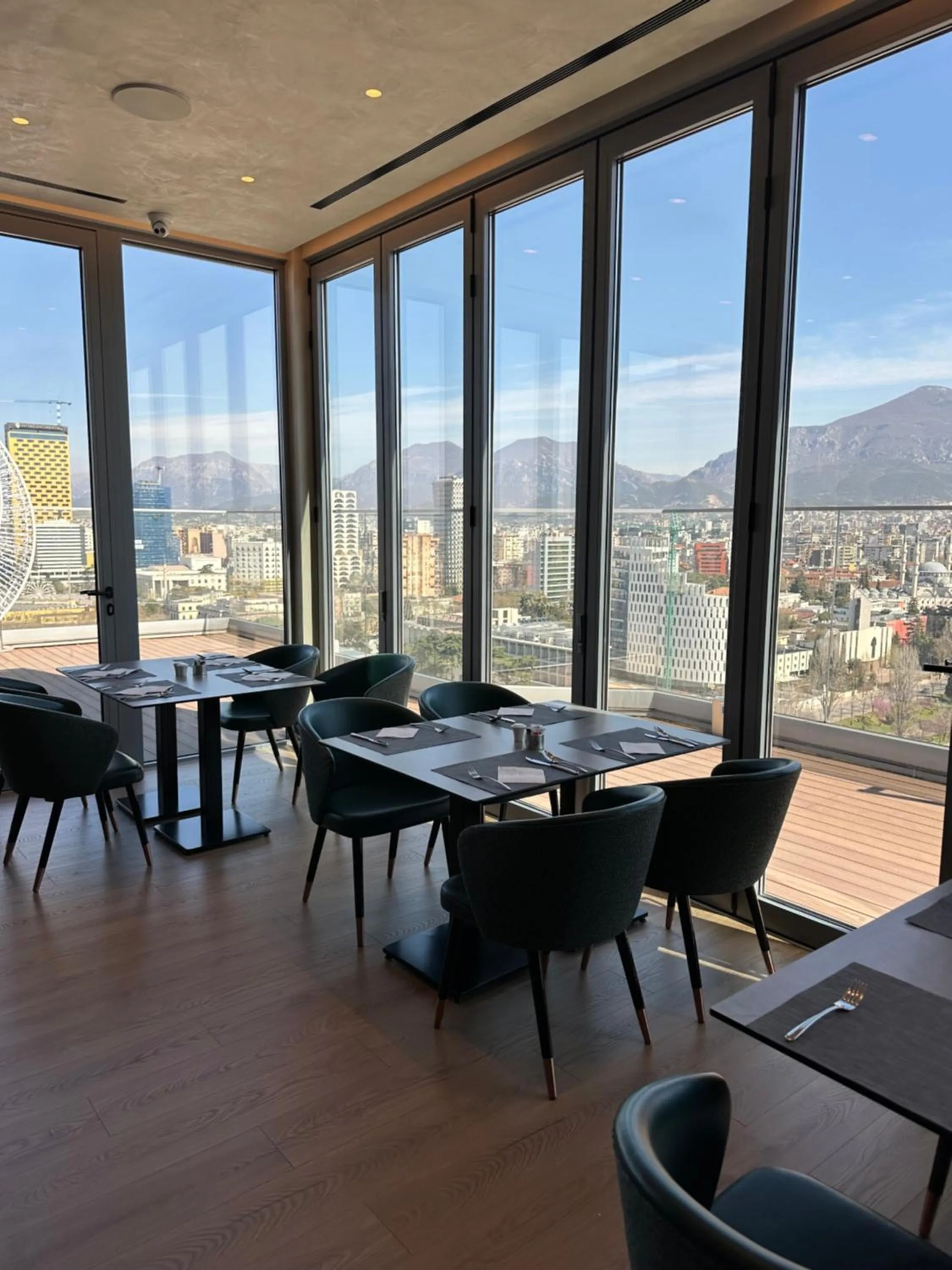 Restaurant/places to eat in Sky Hotel Tirana