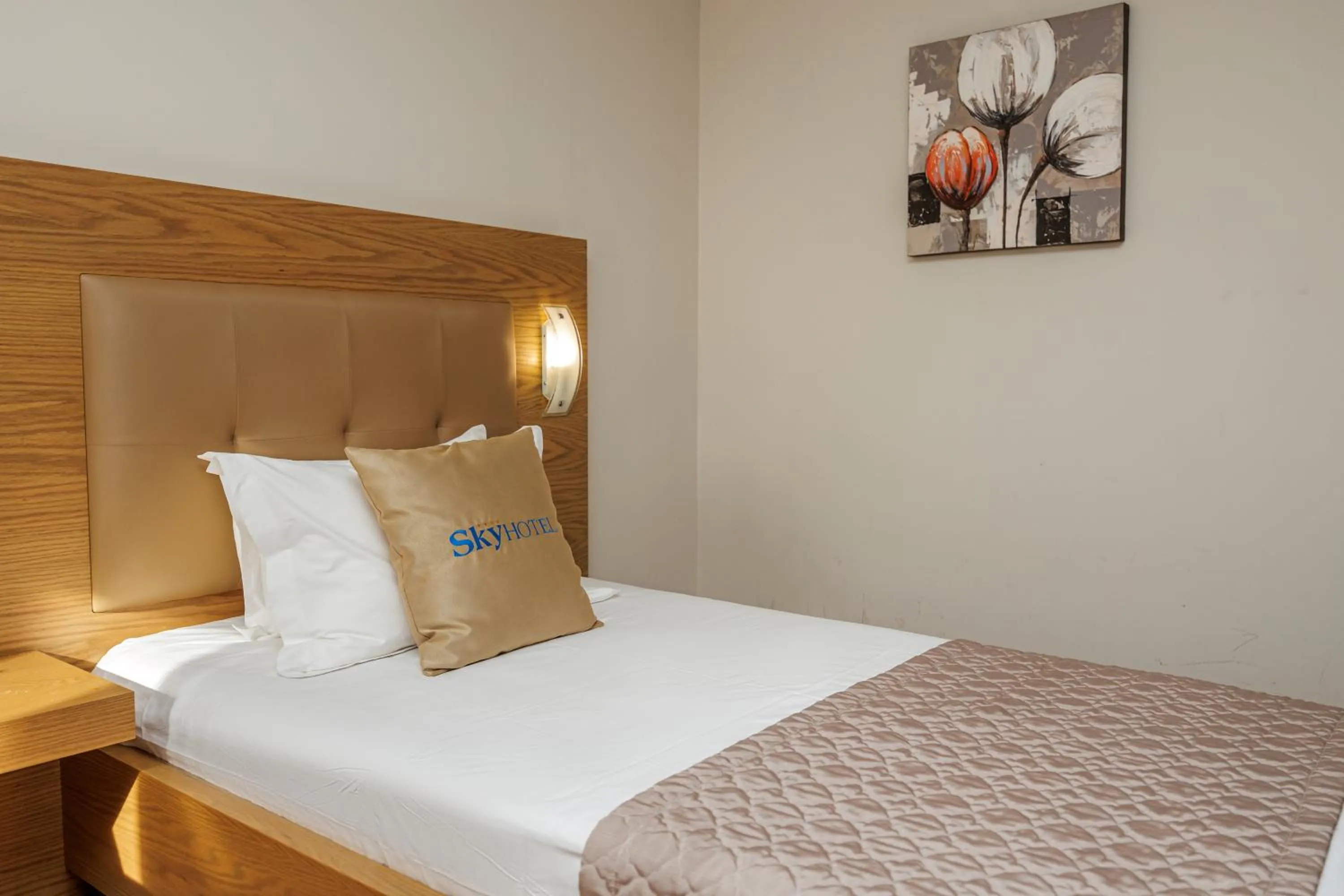 Bed in Sky Hotel Tirana