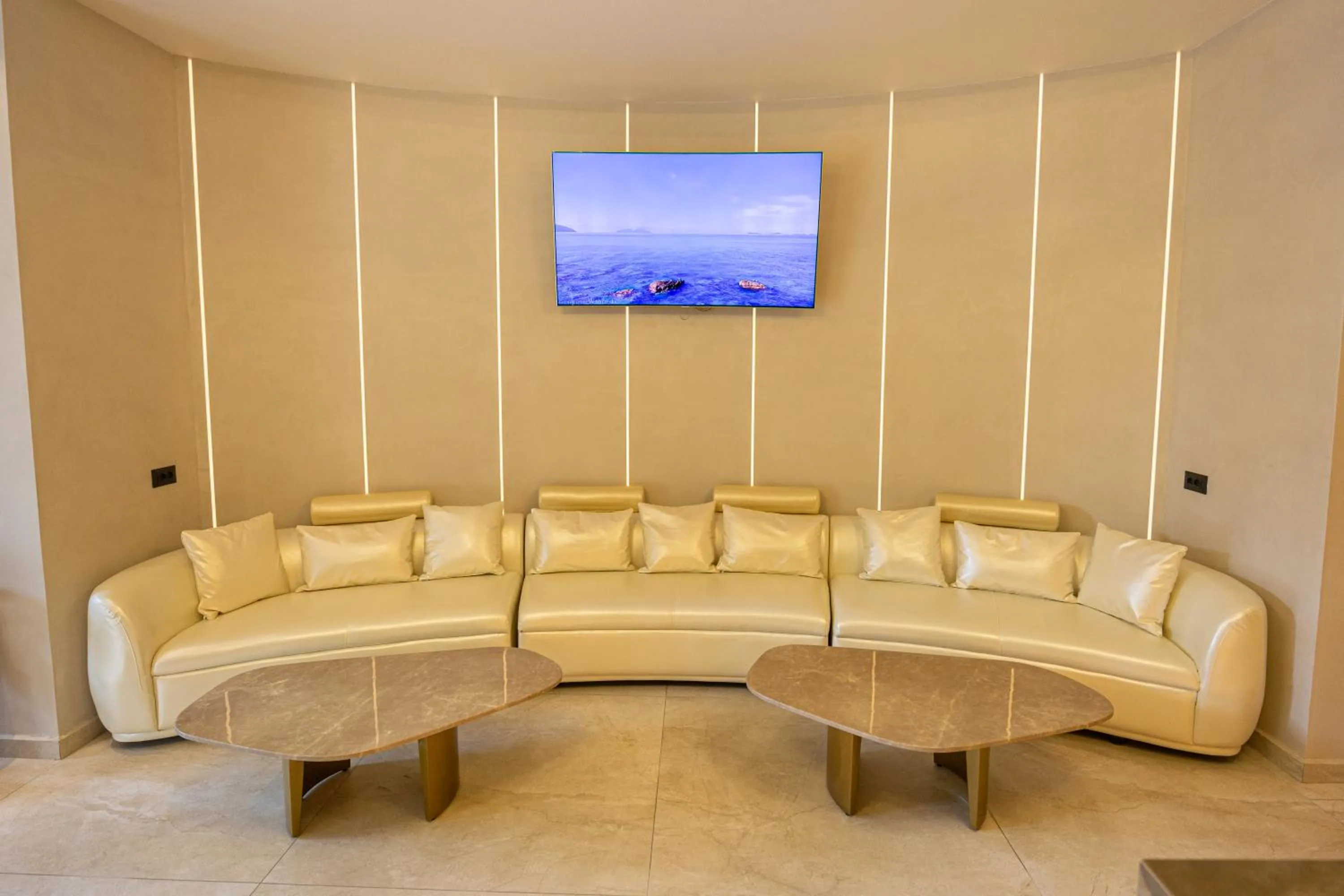 TV and multimedia in Sky Hotel Tirana