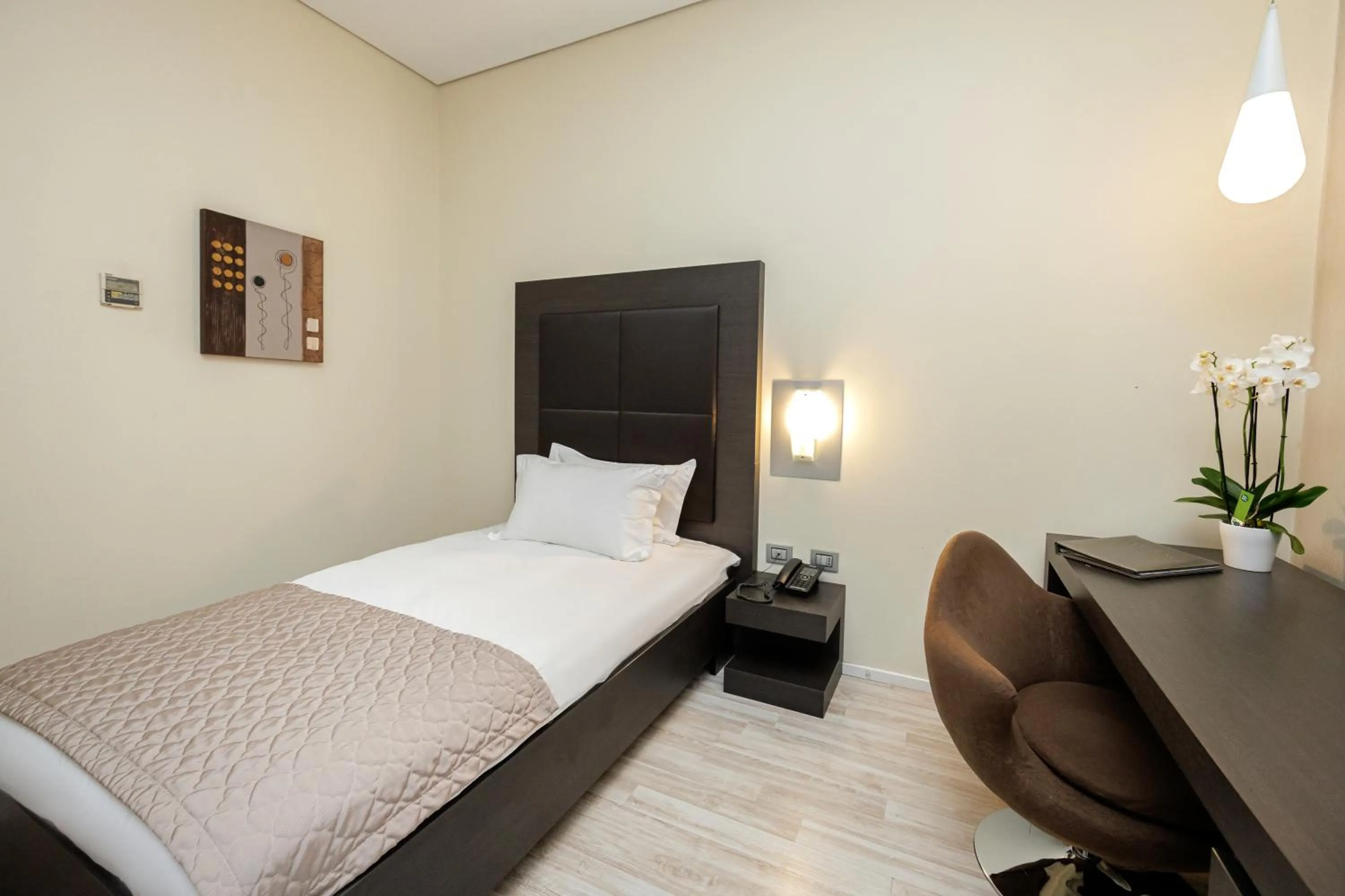 Bed in Sky Hotel Tirana