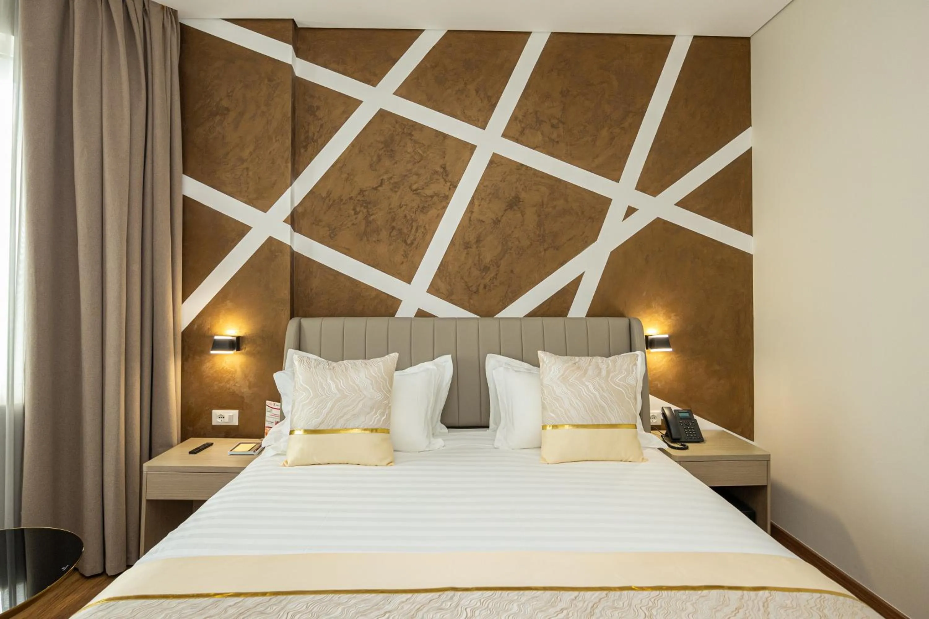 Bed in Sky Hotel Tirana