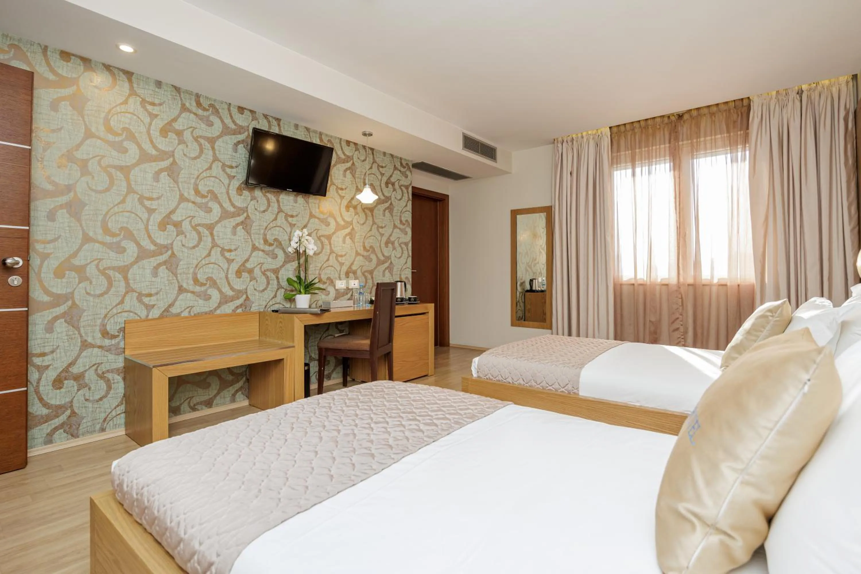 Bed in Sky Hotel Tirana