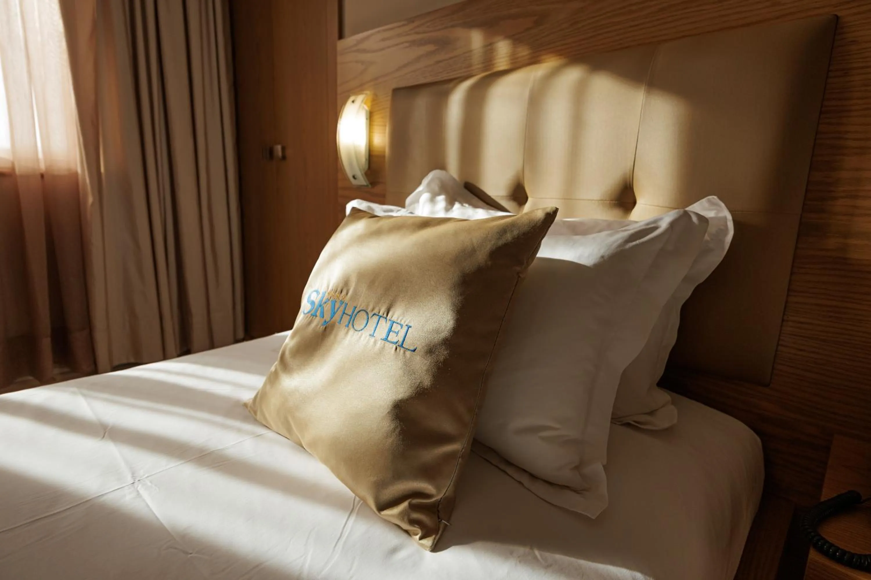 Bed in Sky Hotel Tirana