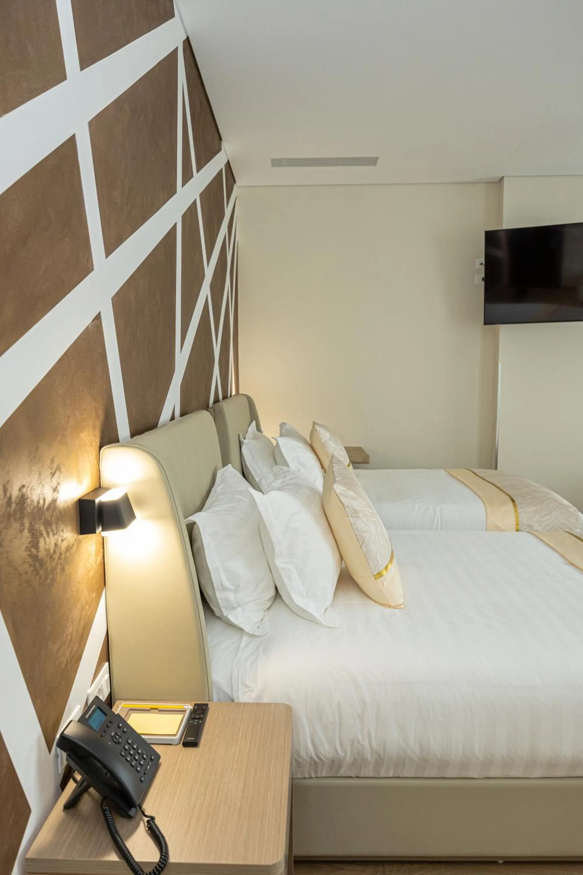 Bed in Sky Hotel Tirana