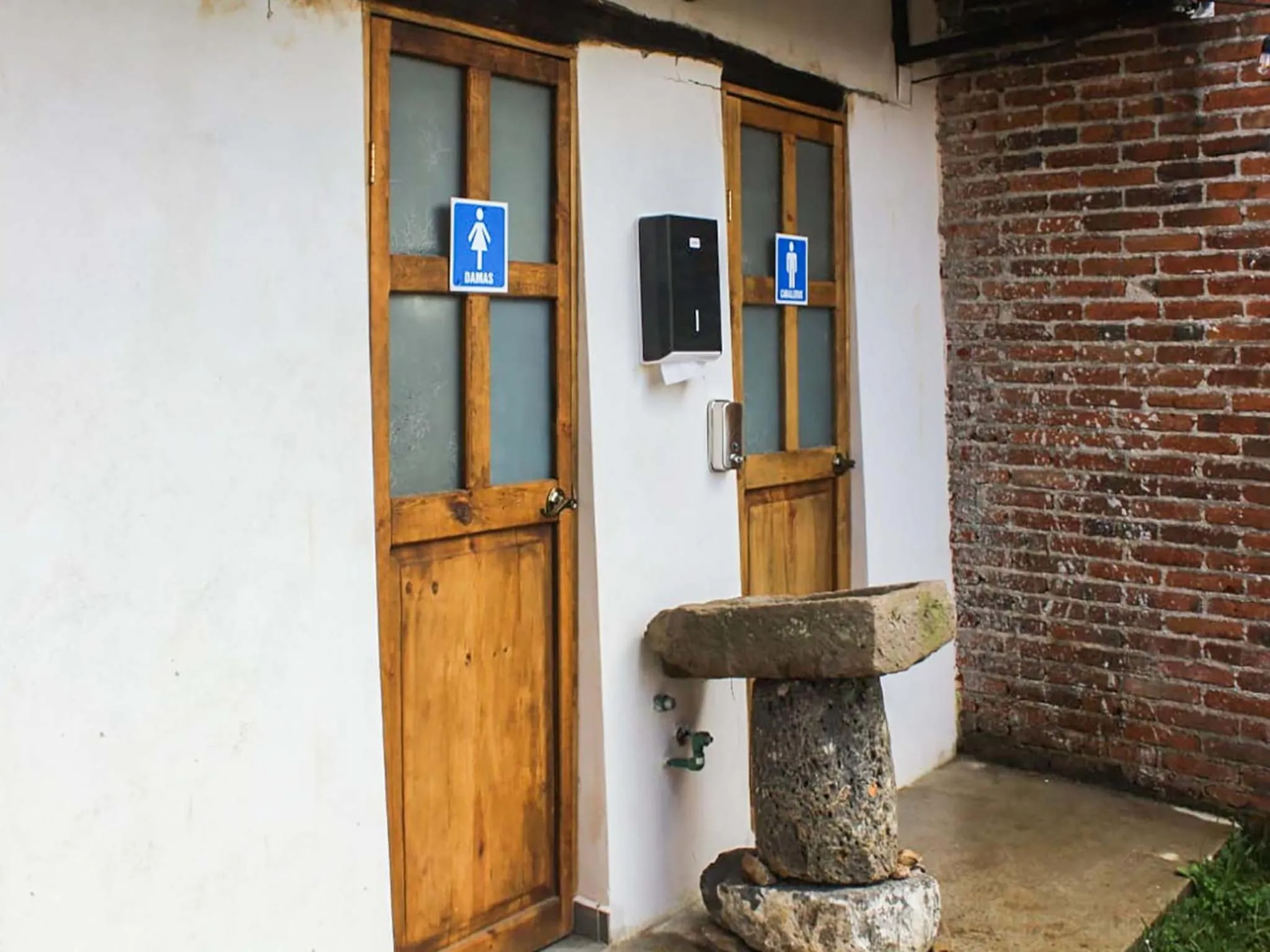 Public Bath in Cabañas Del Valle
