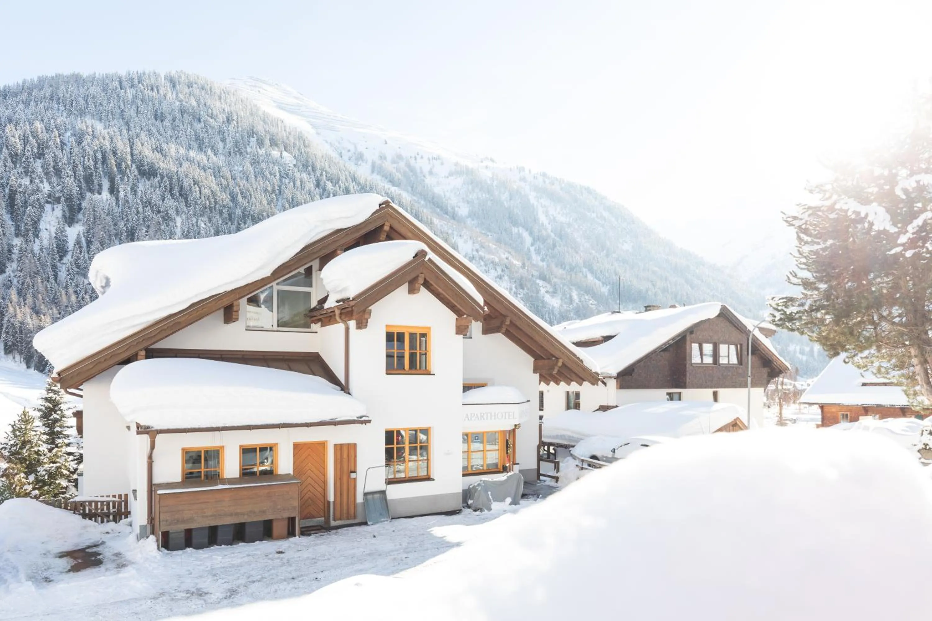 Property building in Aparthotel Alpin Life