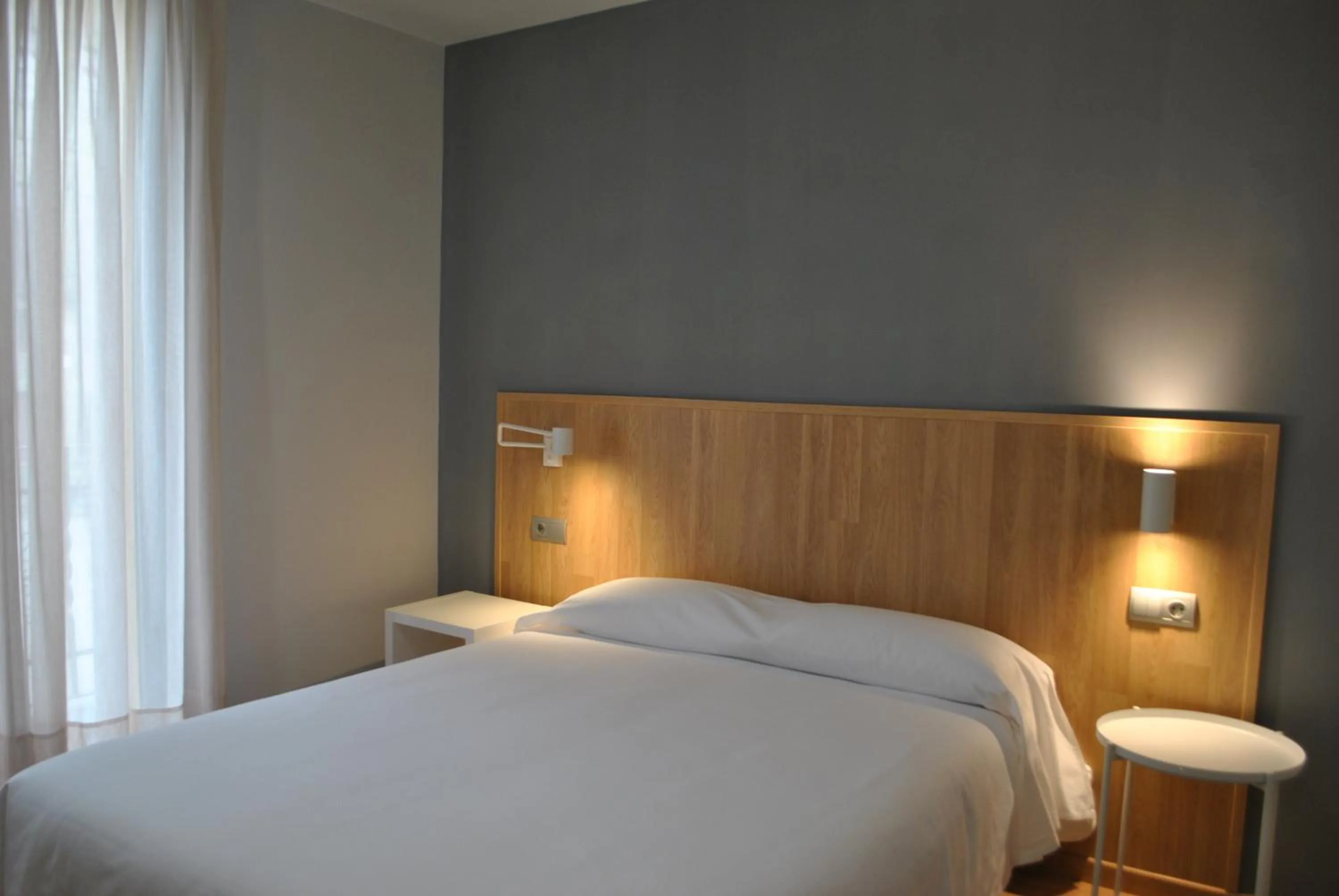 Bed in Hostal Universitat