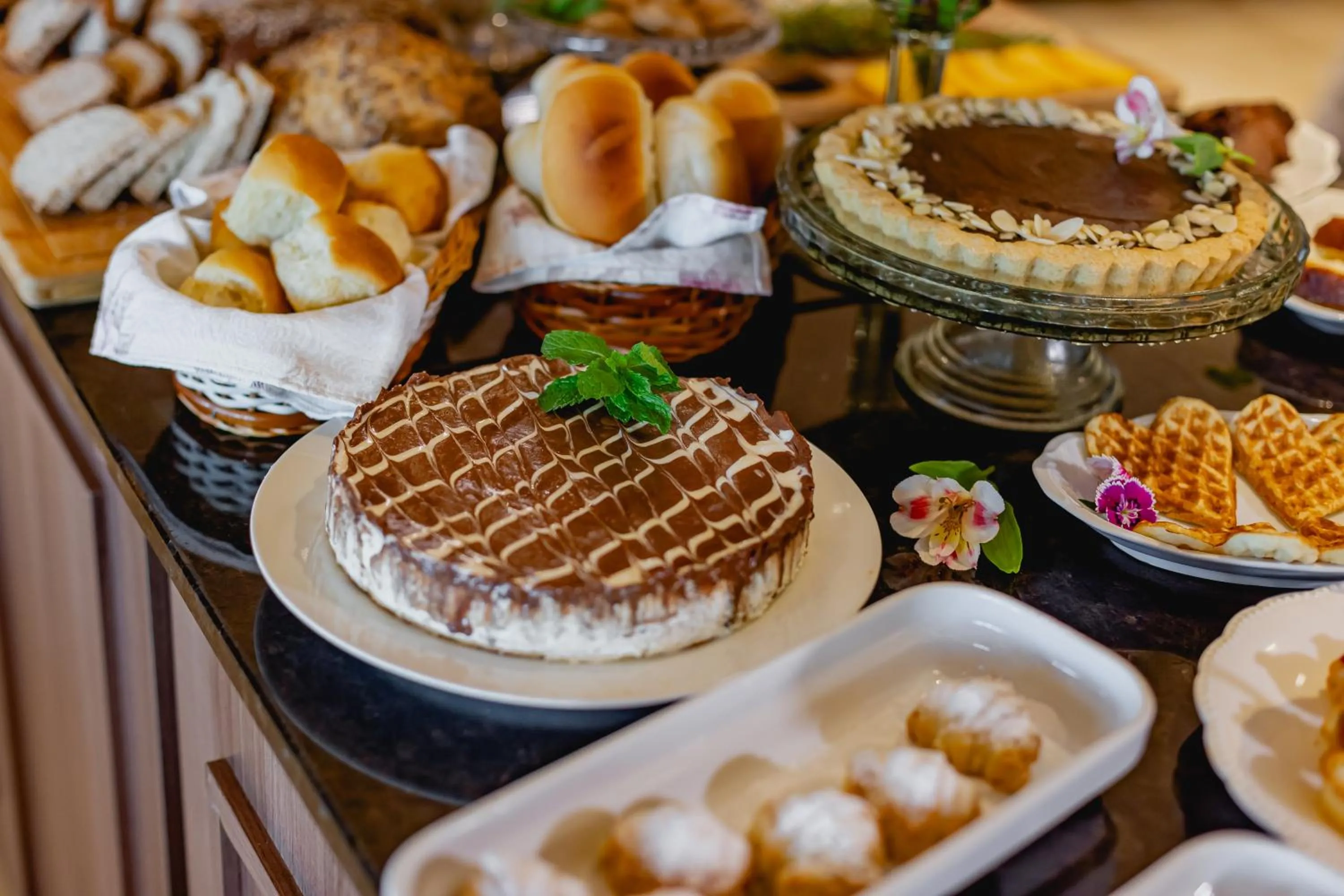 Breakfast in Hotel Jardins da Colina