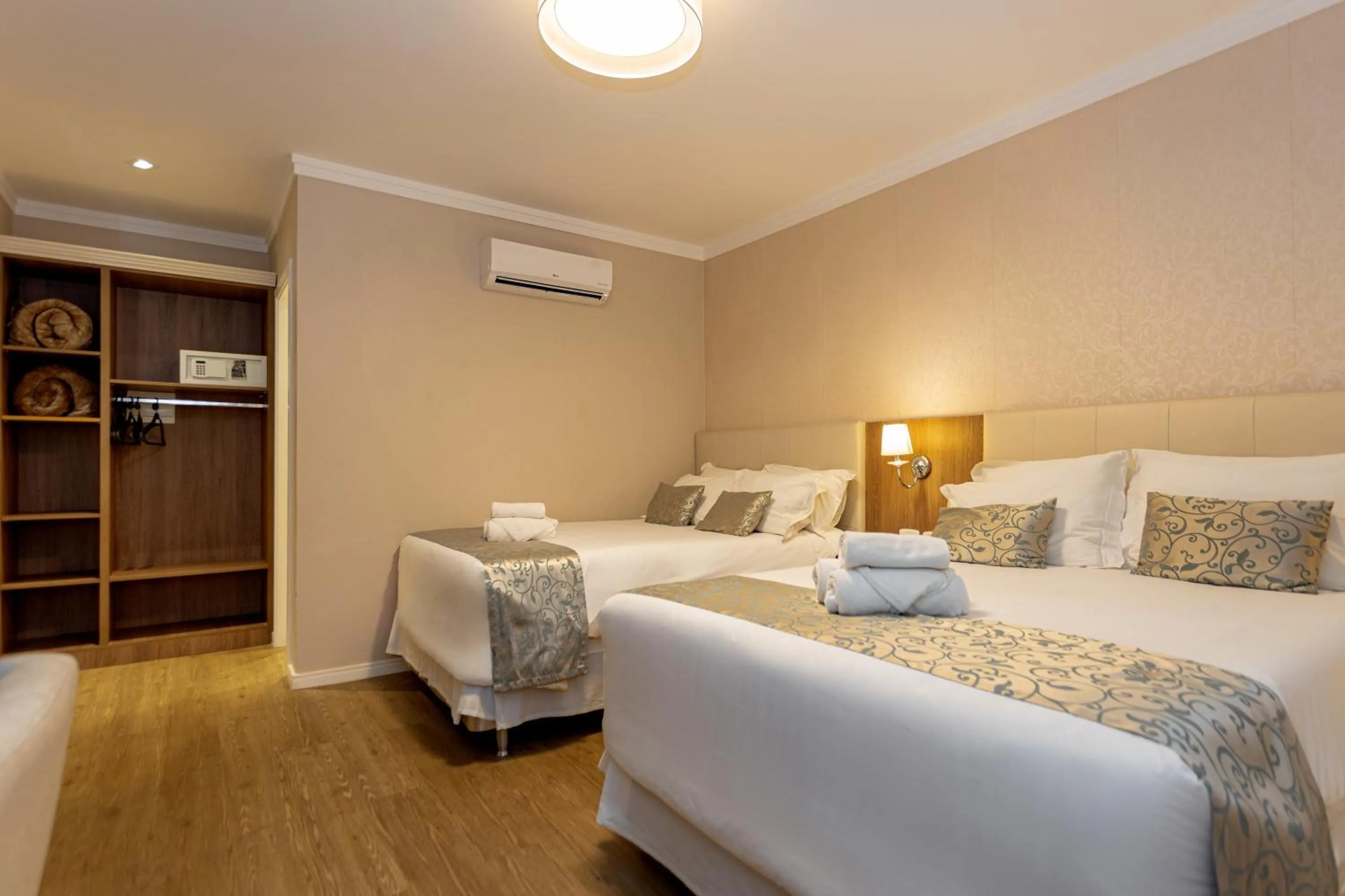 Bed in Hotel Jardins da Colina