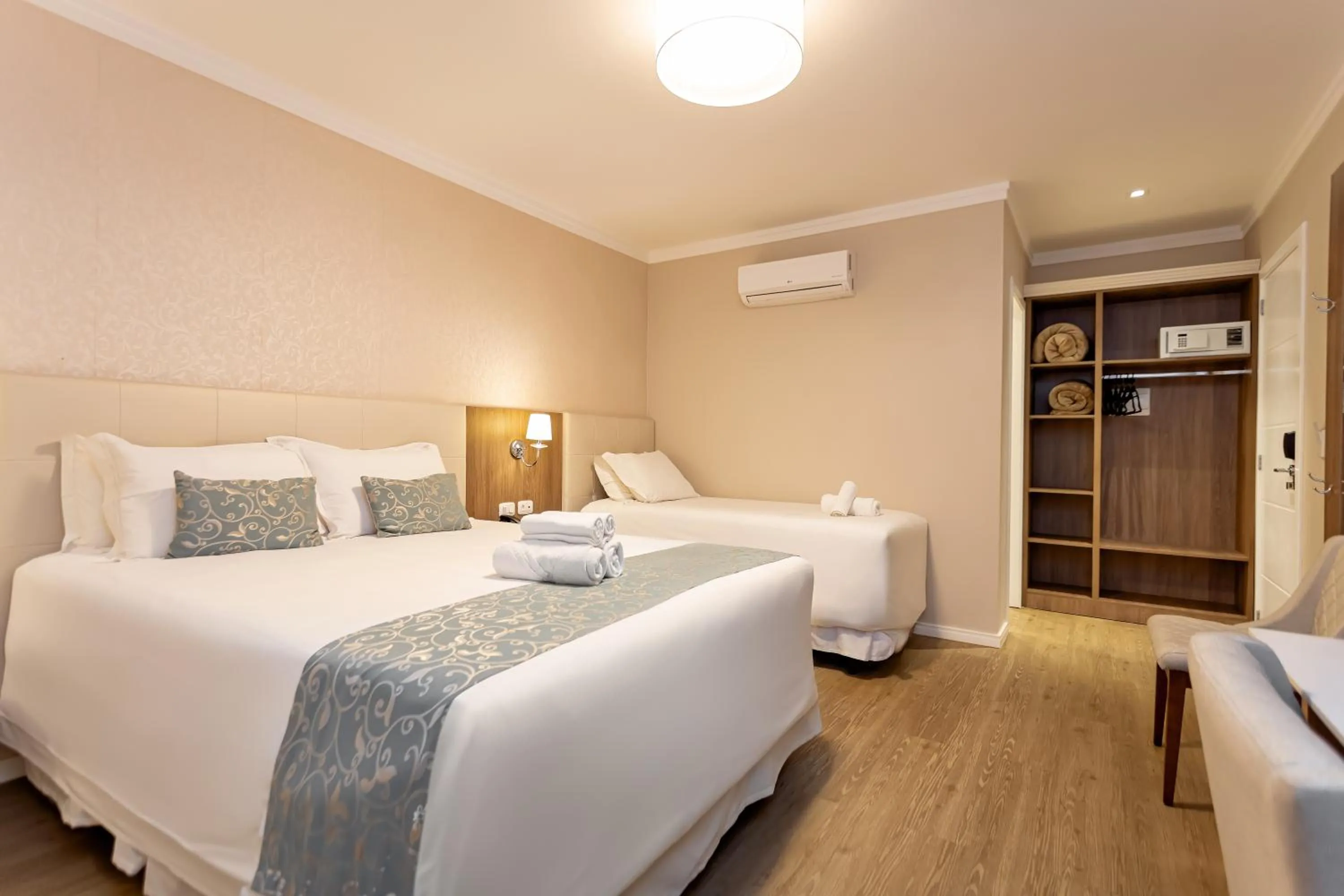 Bed in Hotel Jardins da Colina