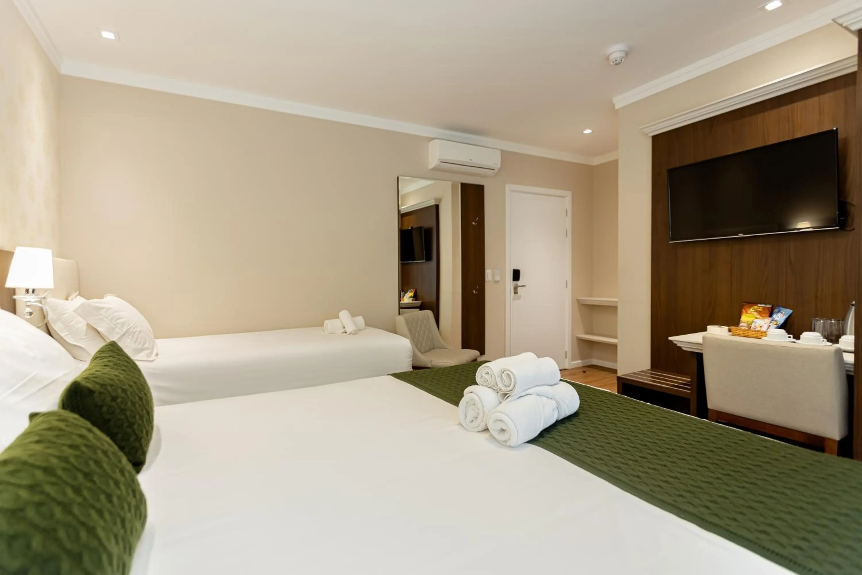 Bed in Hotel Jardins da Colina