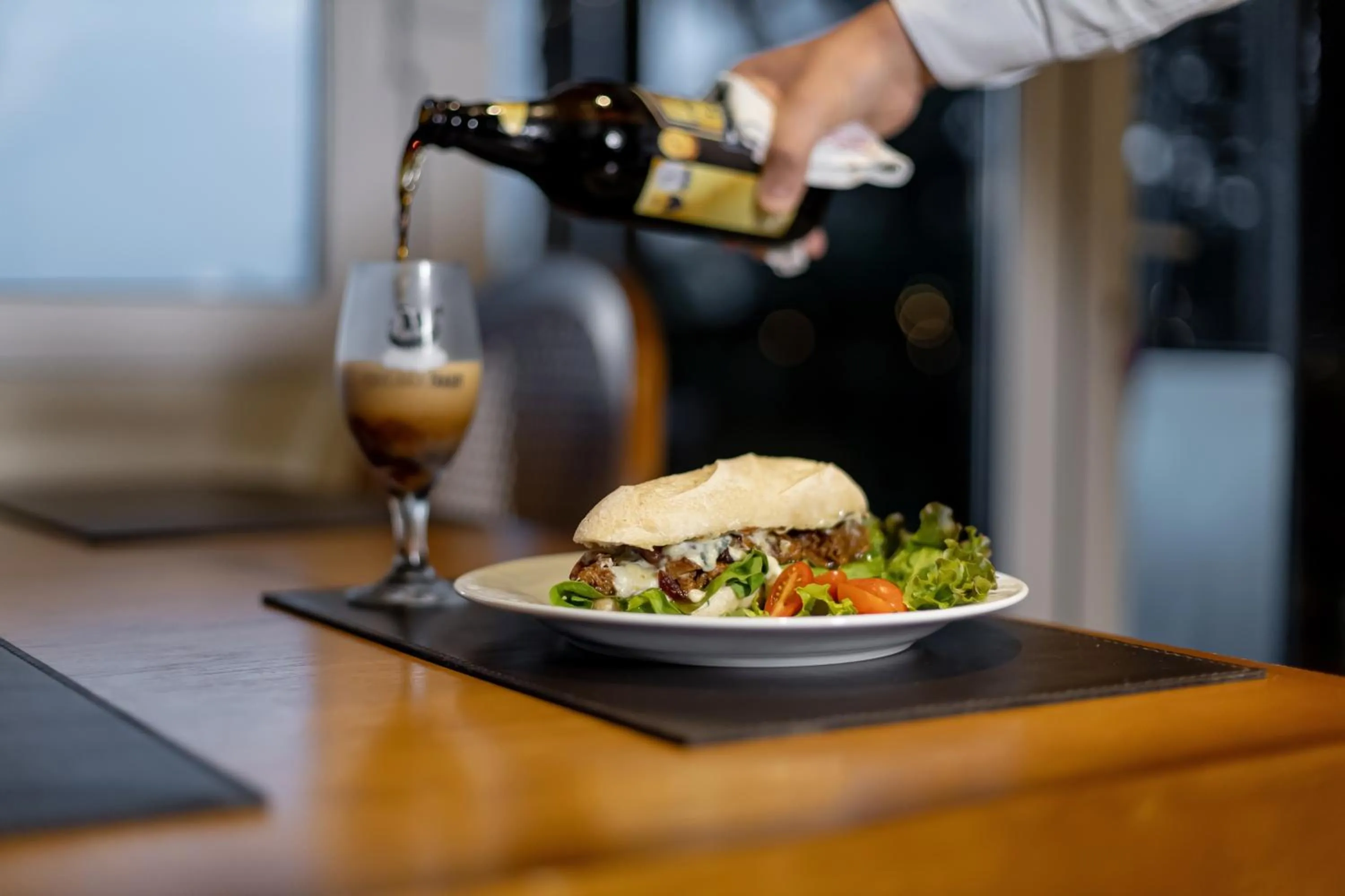 Restaurant/places to eat in Hotel Jardins da Colina