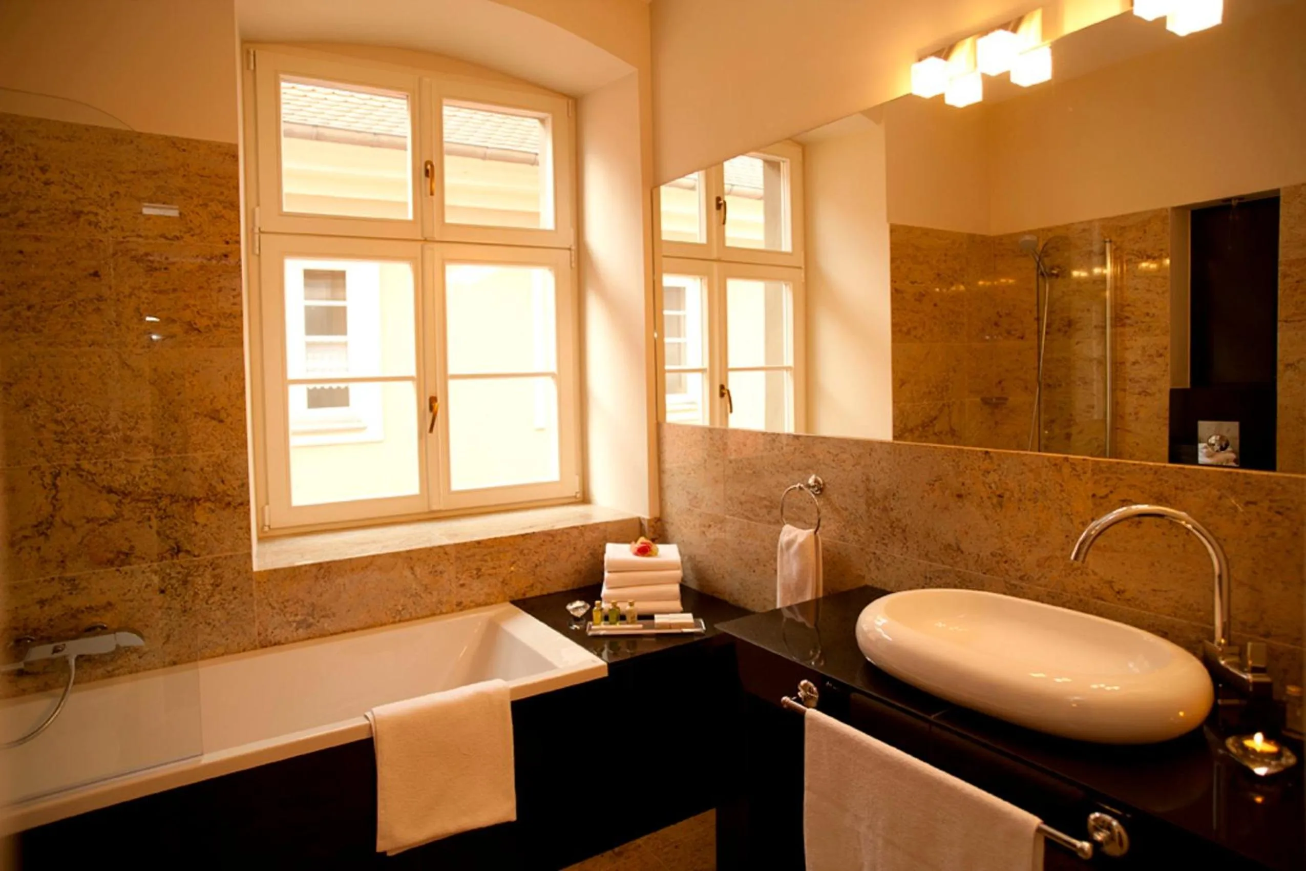 Bathroom in Hotel Kolegiacki