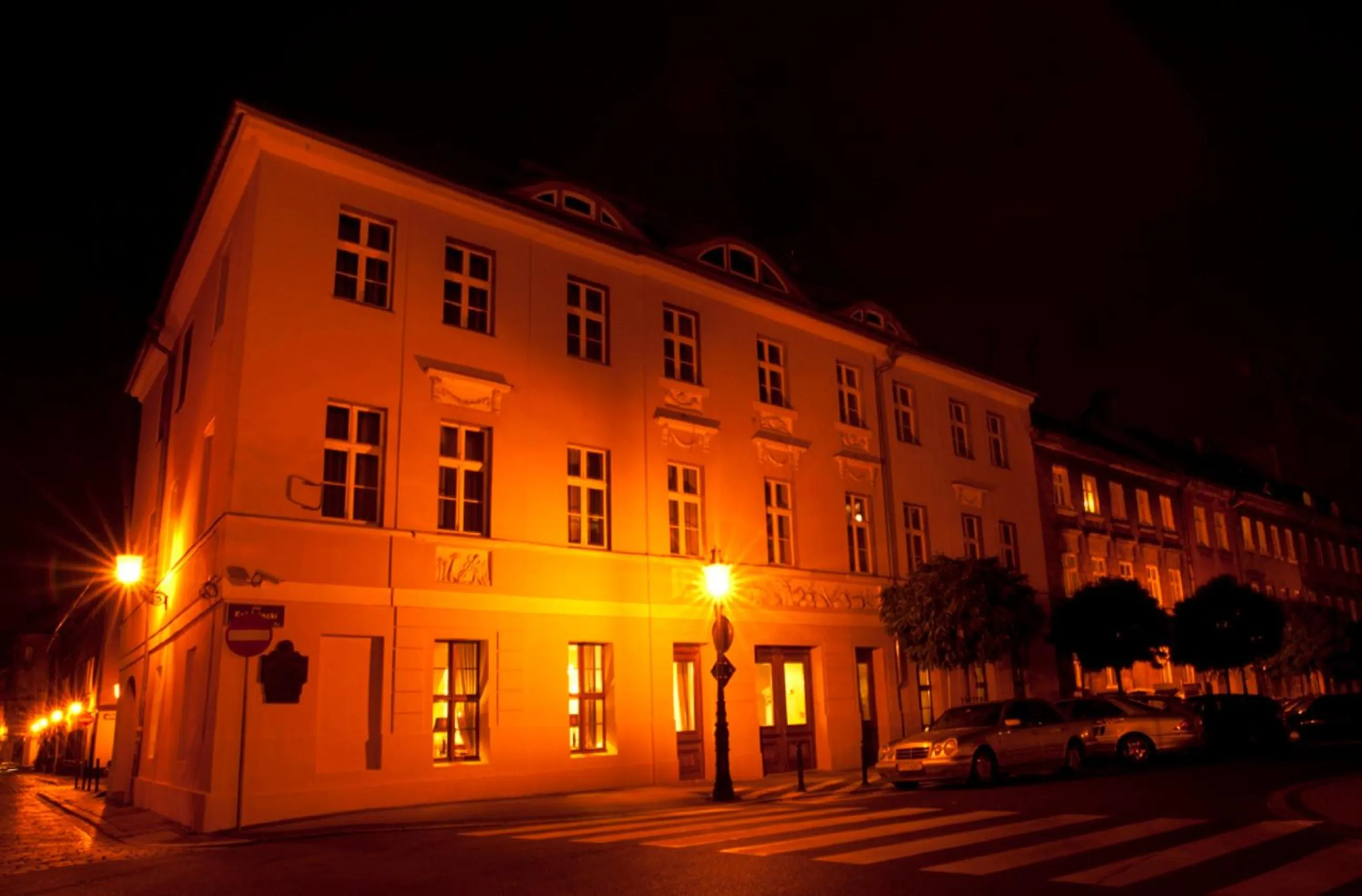 Facade/entrance in Hotel Kolegiacki