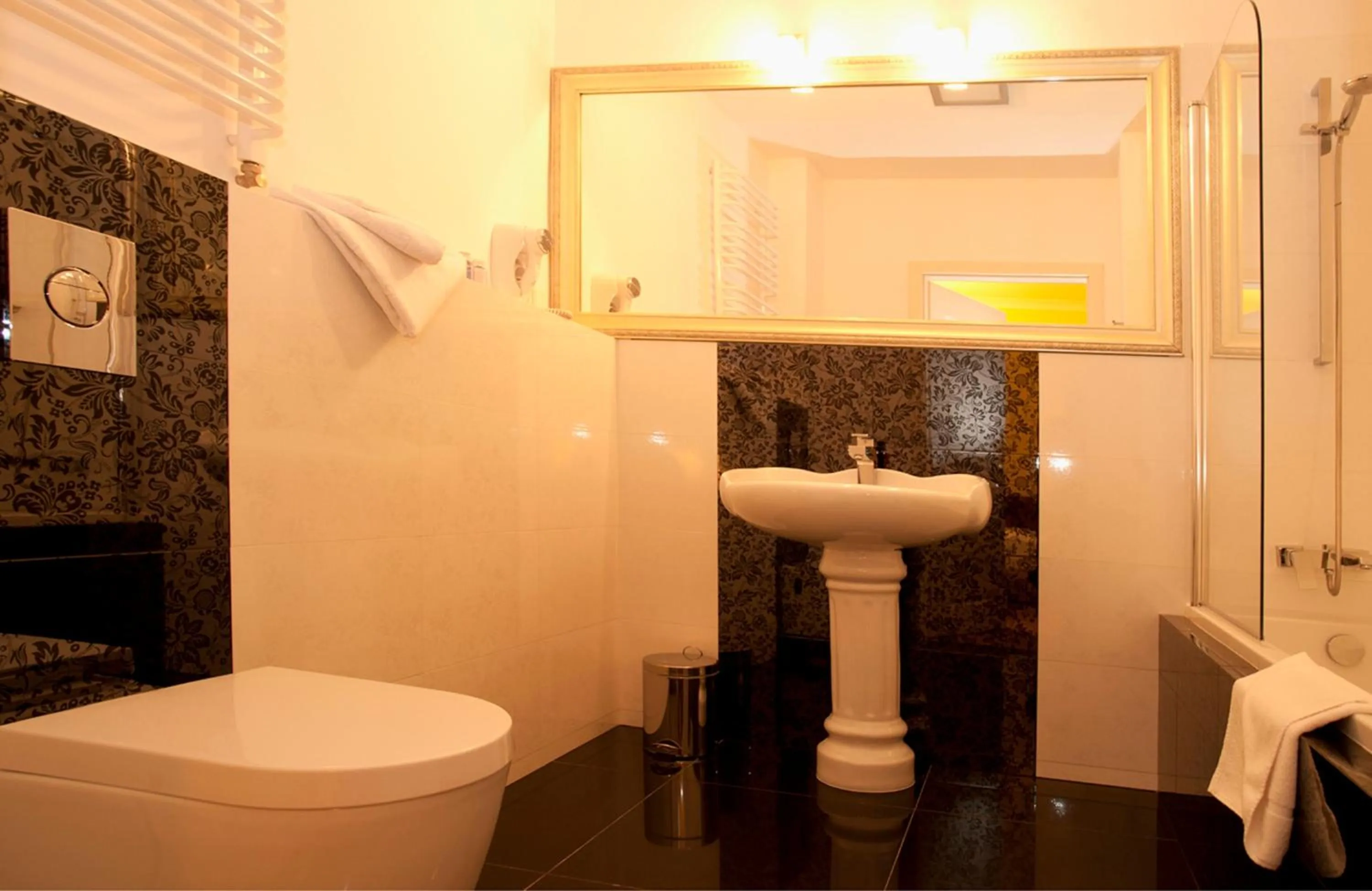 Bathroom in Hotel Kolegiacki