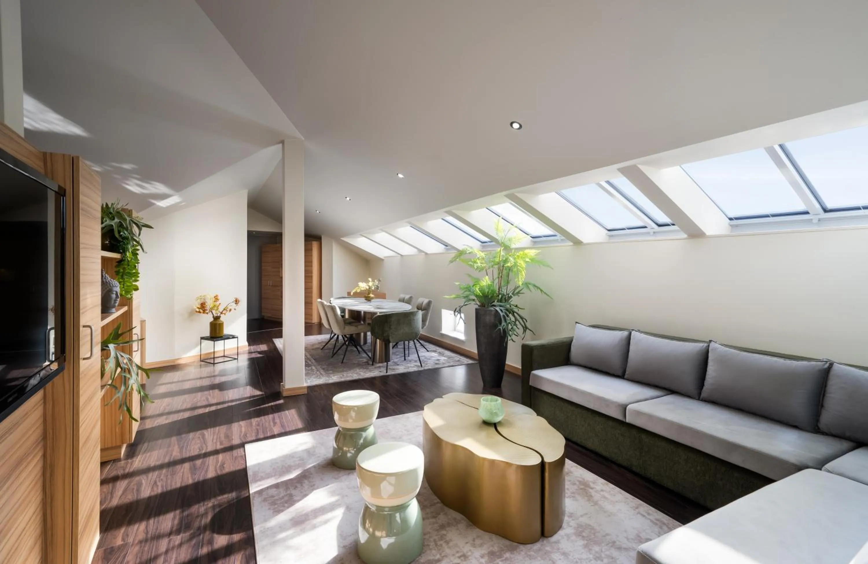 Communal lounge/ TV room in Leonardo Boutique Hotel Salzburg Gablerbräu