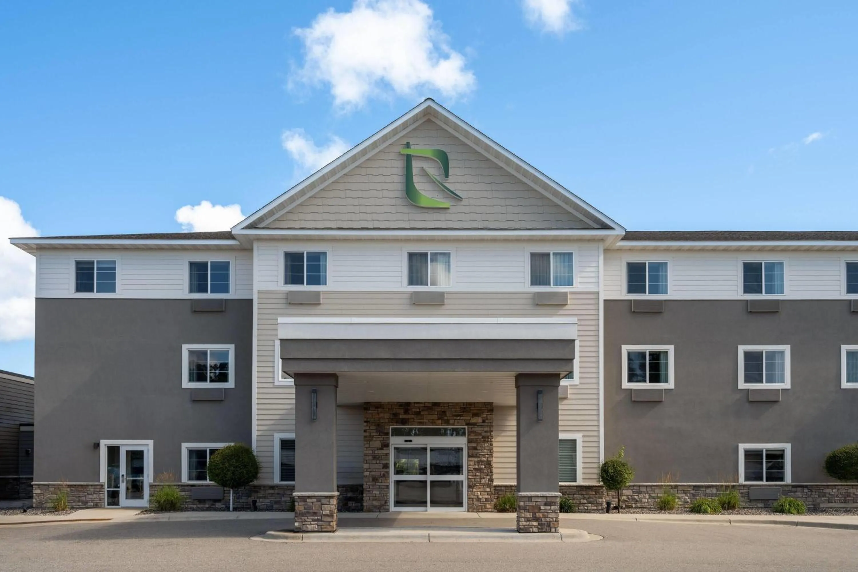 Property building in Little Crow Resort & Conference, Trademark by Wyndham