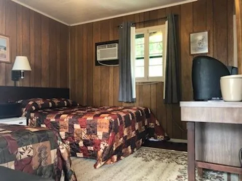 Bed in Catskill Motor Court