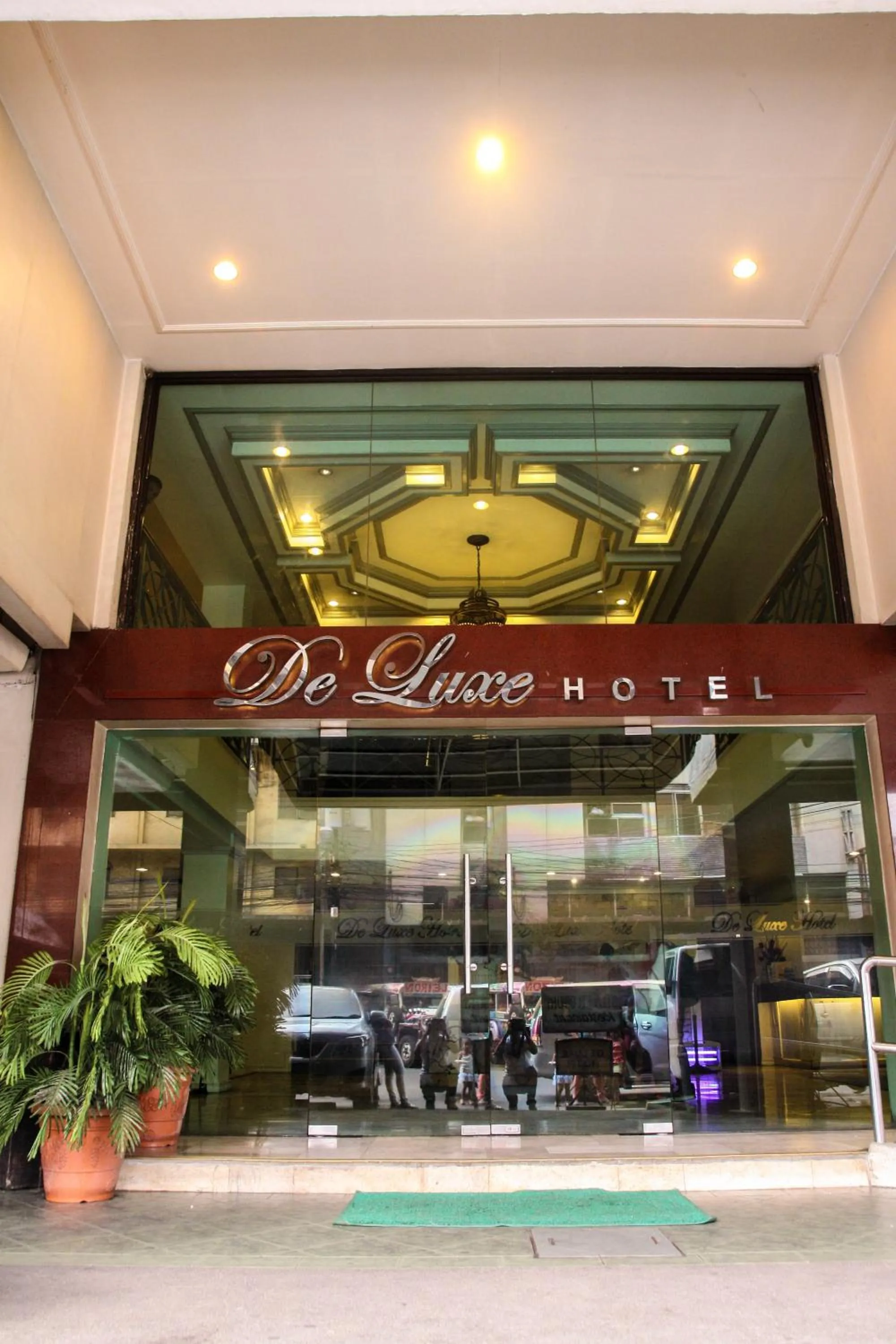 Facade/entrance in De Luxe Hotel