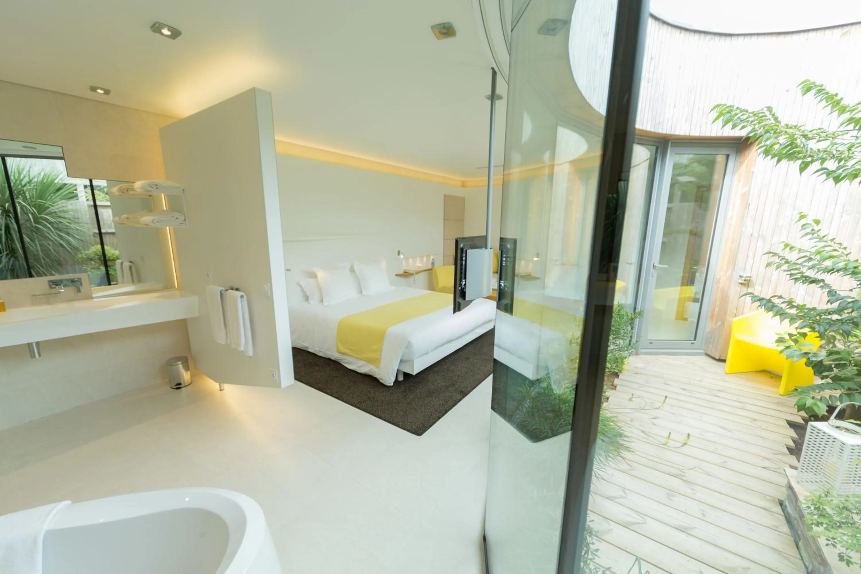 Bathroom, Bed in MAISON KERVARREC - Rennes - Saint-Grégoire