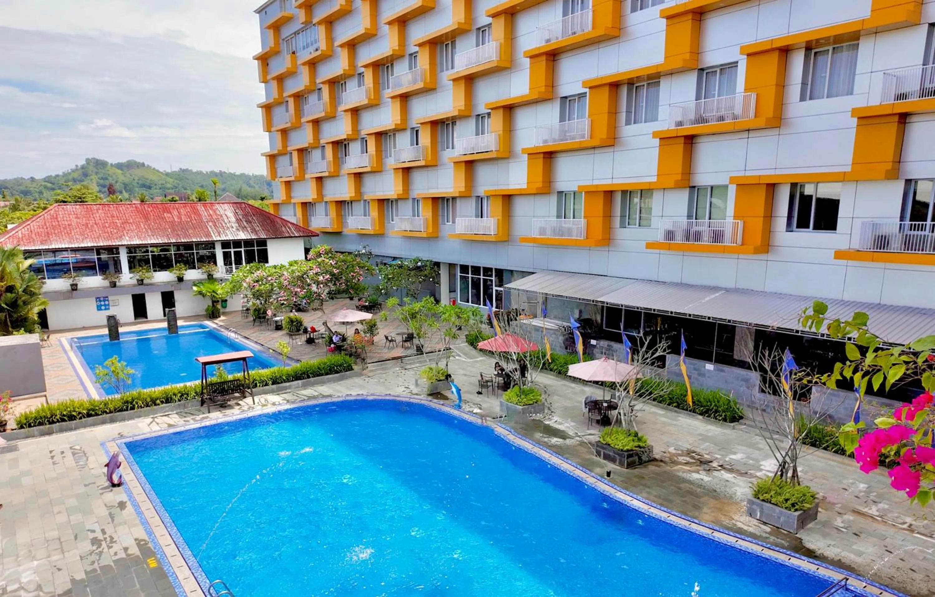 Swimming pool in Vega Prime Hotel & Convention