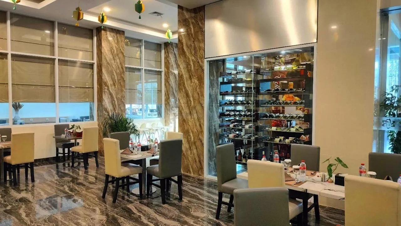 Restaurant/places to eat in Vega Prime Hotel & Convention