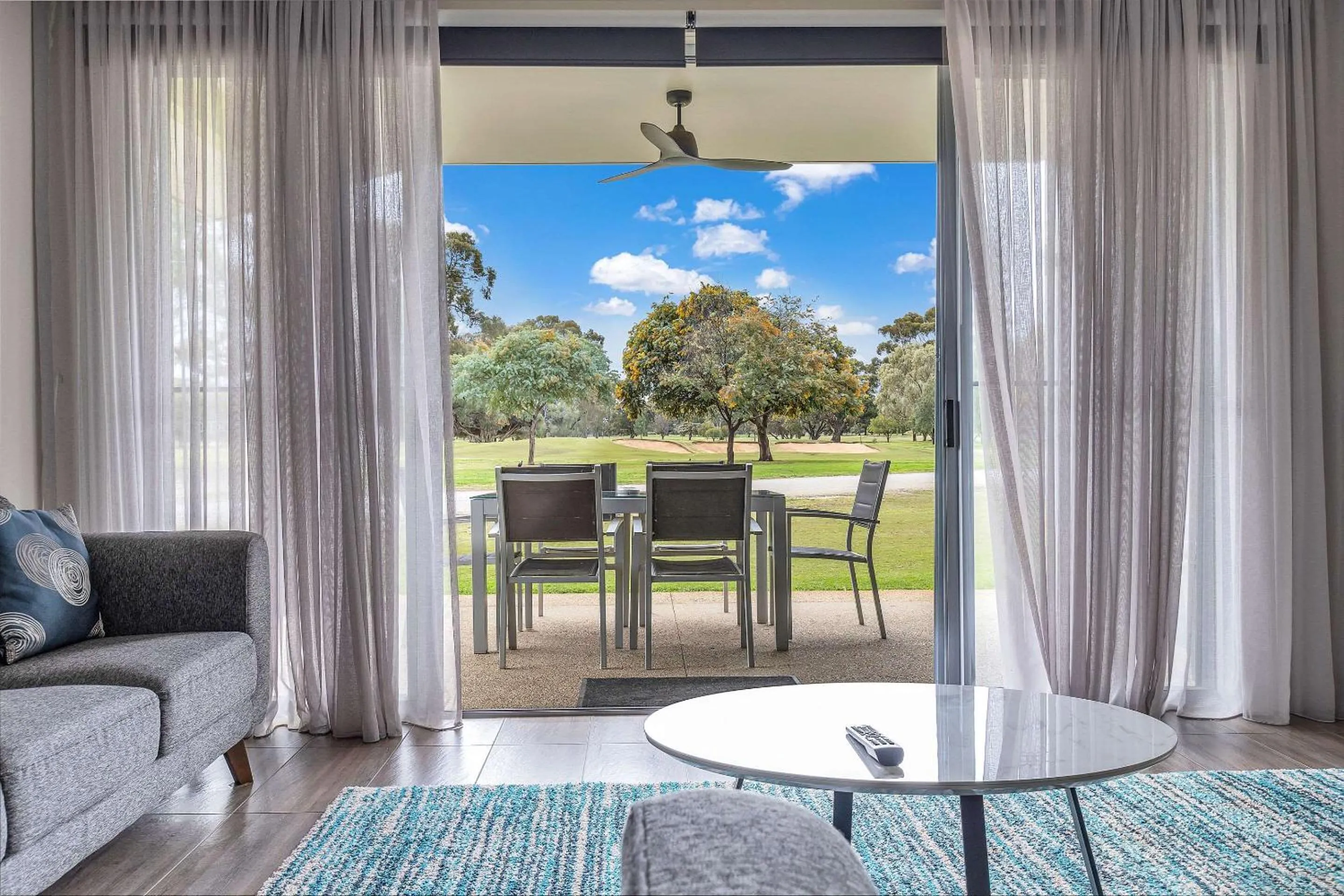 Lounge or bar in Comfort Suites Clubarham Golf Resort