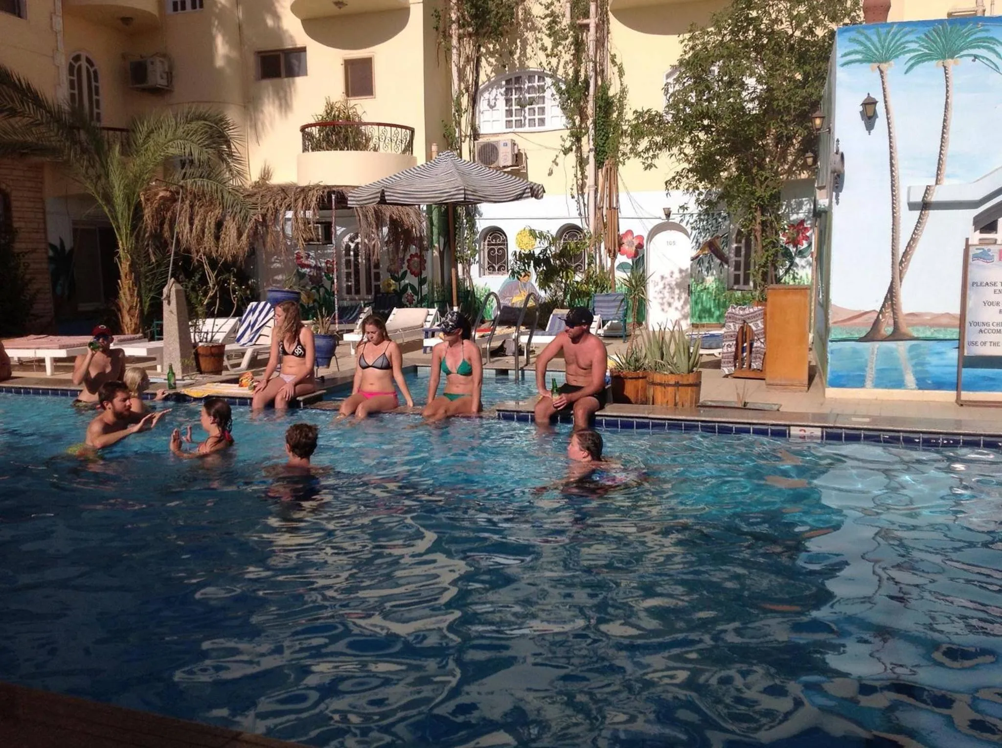 Swimming pool in Nile Valley Hotel