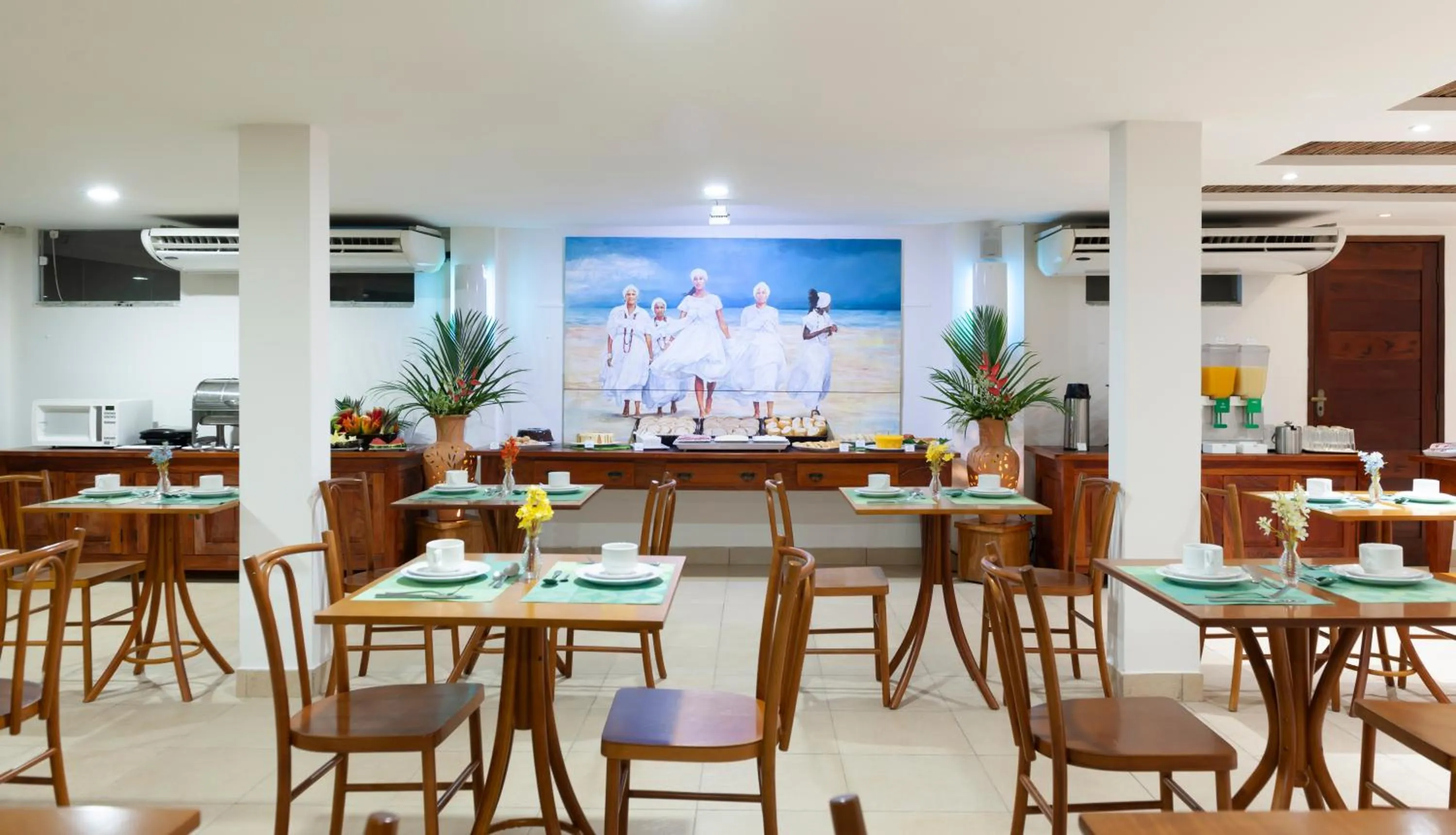 Breakfast in Pousada Bahia 10