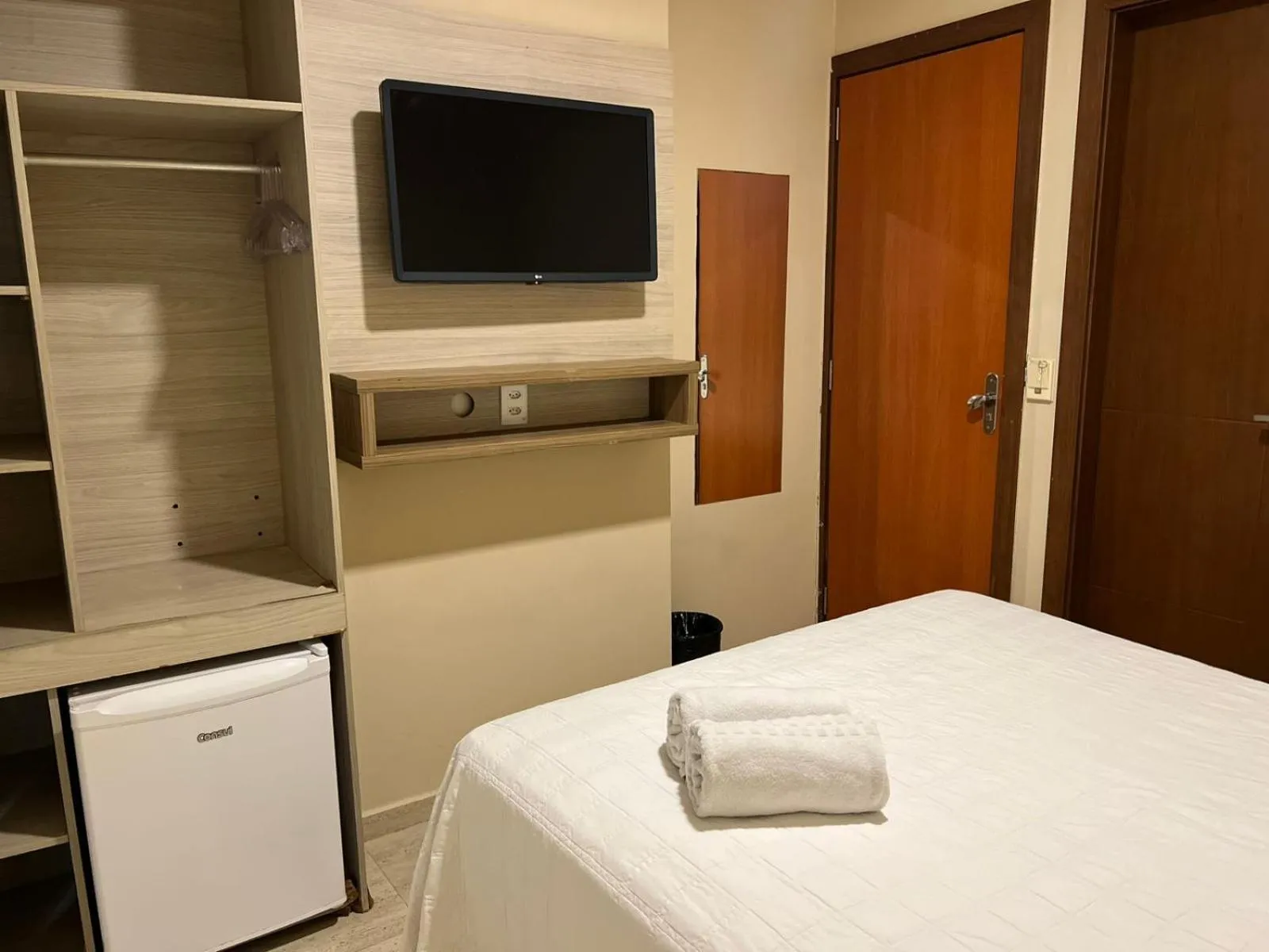 wardrobe, Bed in Pousada Bahia 10