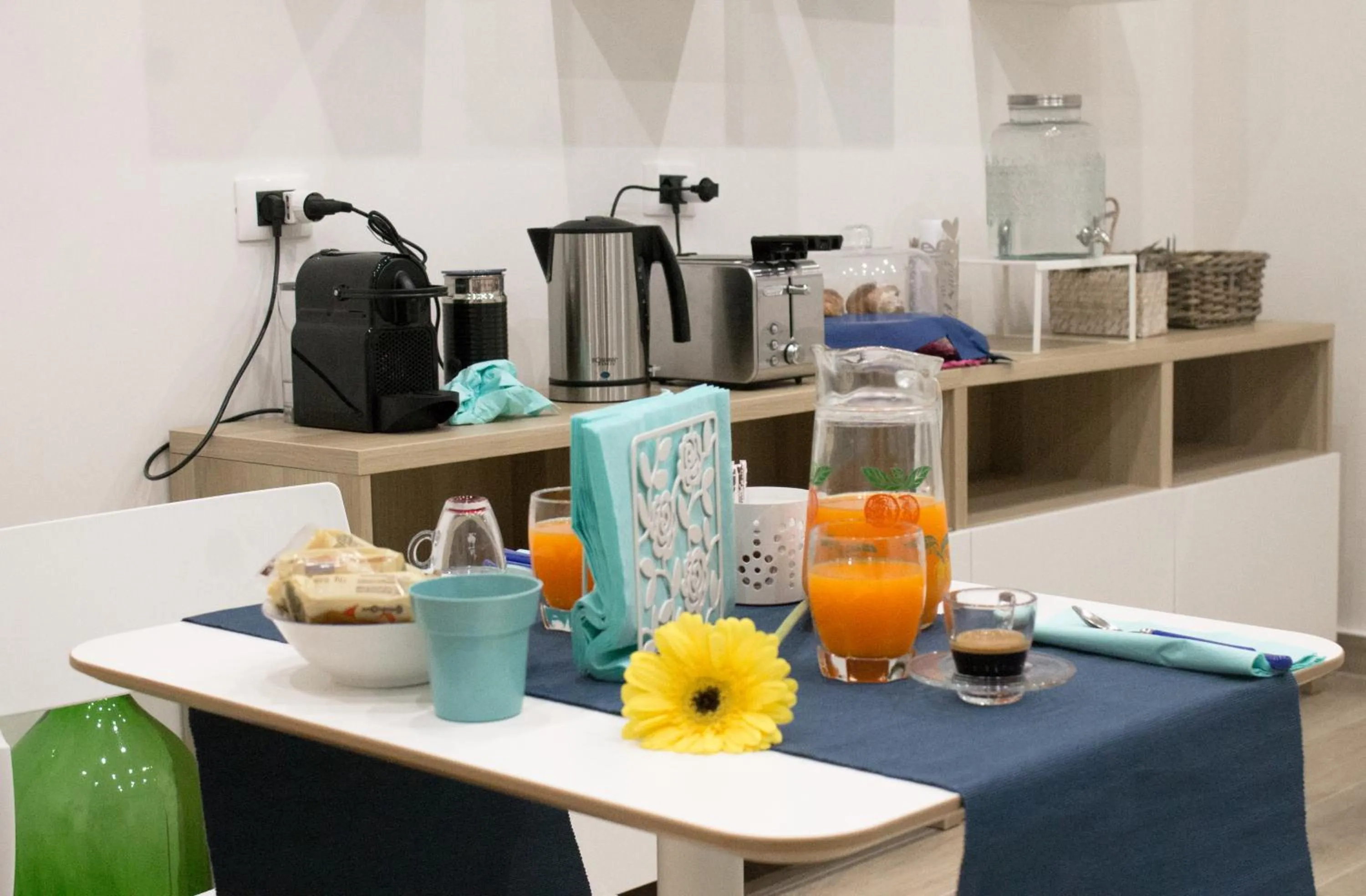 Coffee/tea facilities in Fanà