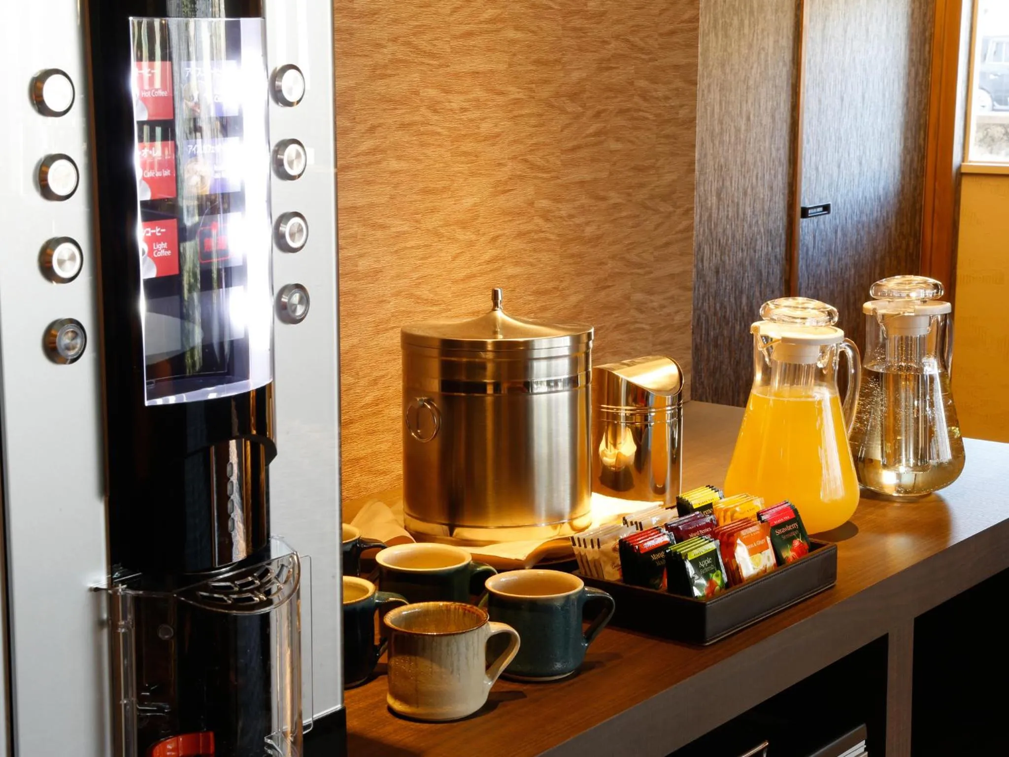 Communal lounge/ TV room in Minato Koyado Awajishima