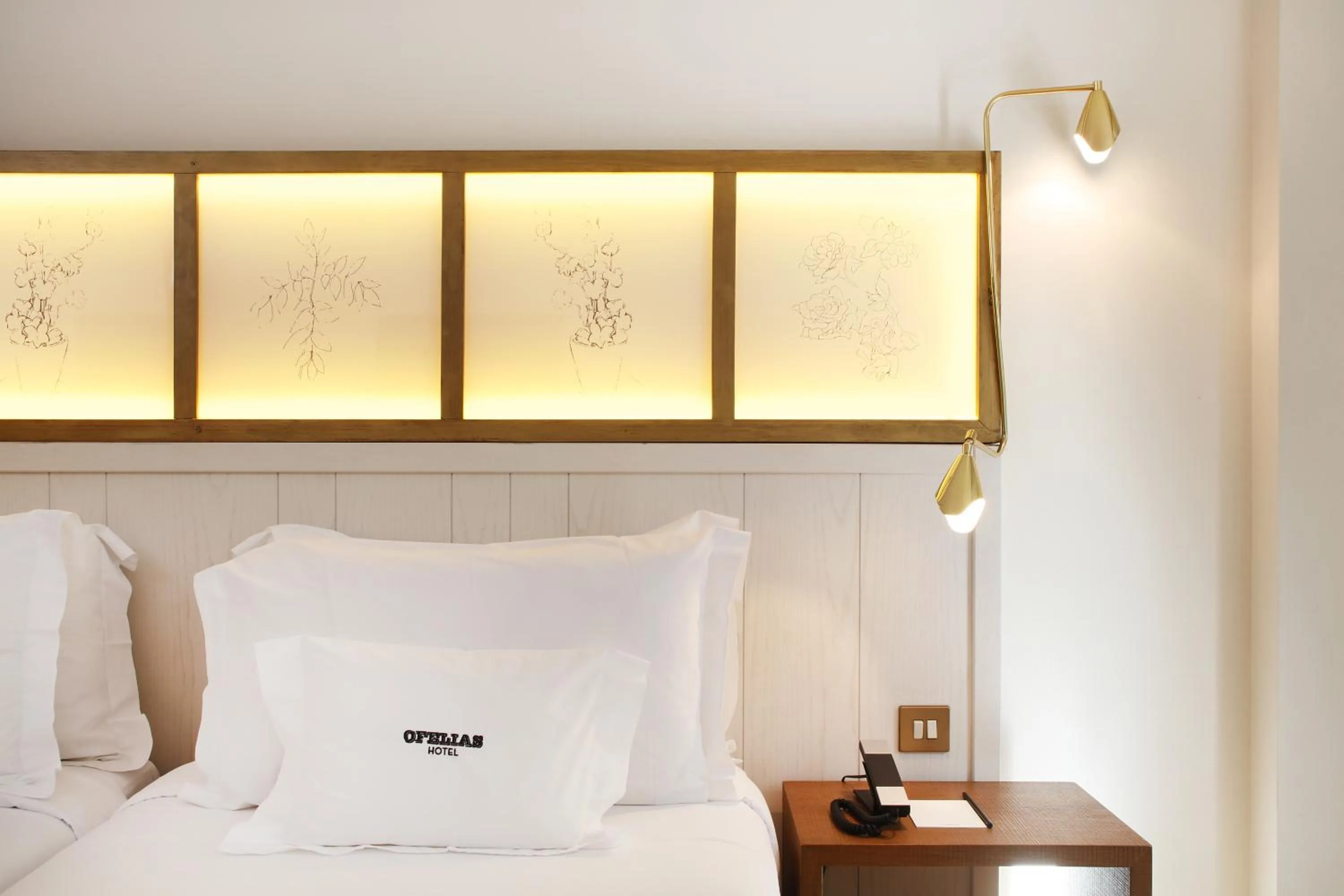 Decorative detail, Bed in Ofelias Hotel 4Sup