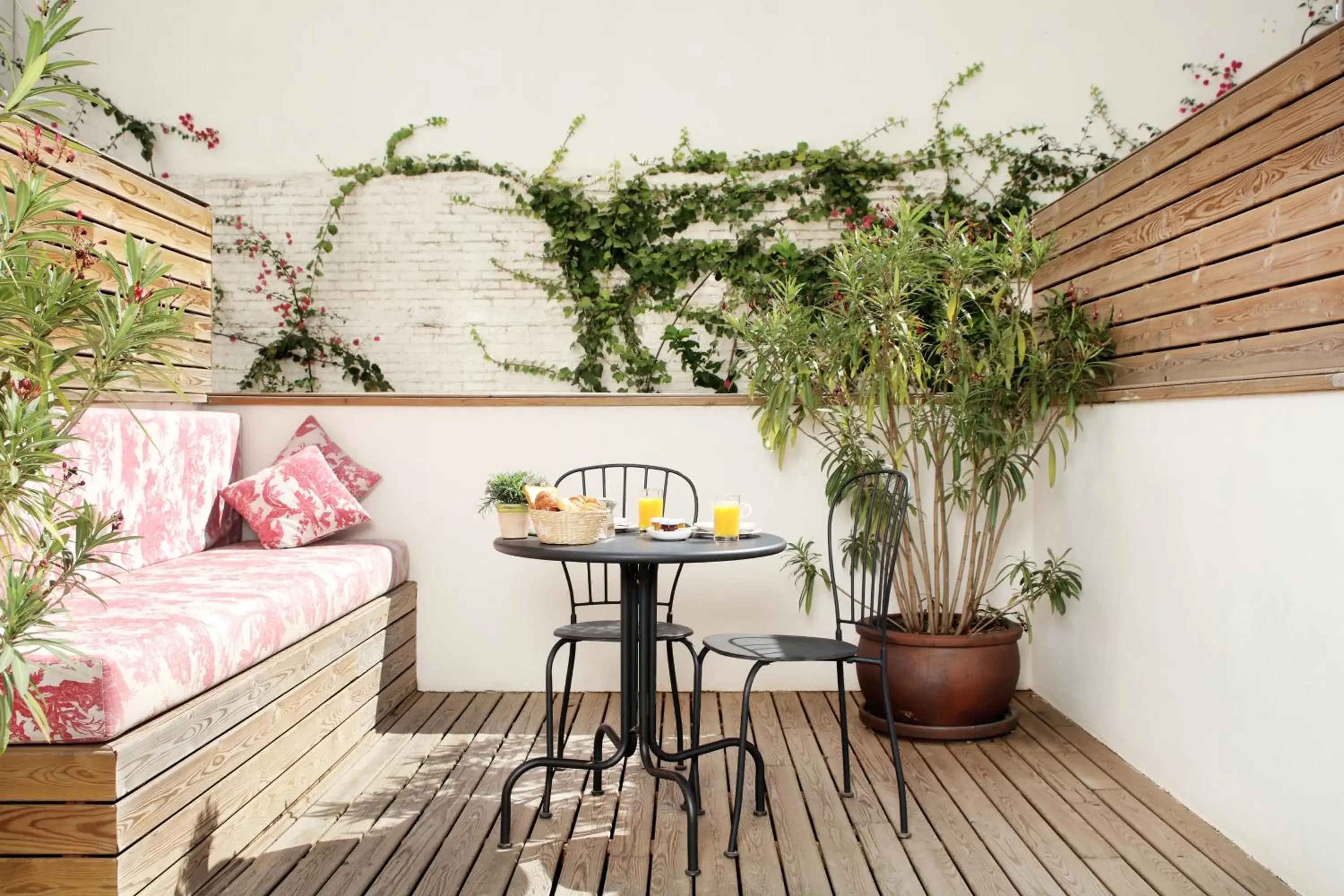 Double or Twin Room with Terrace in Ofelias Hotel 4Sup Double or Twin Room with Terrace in Ofelias Hotel 4Sup